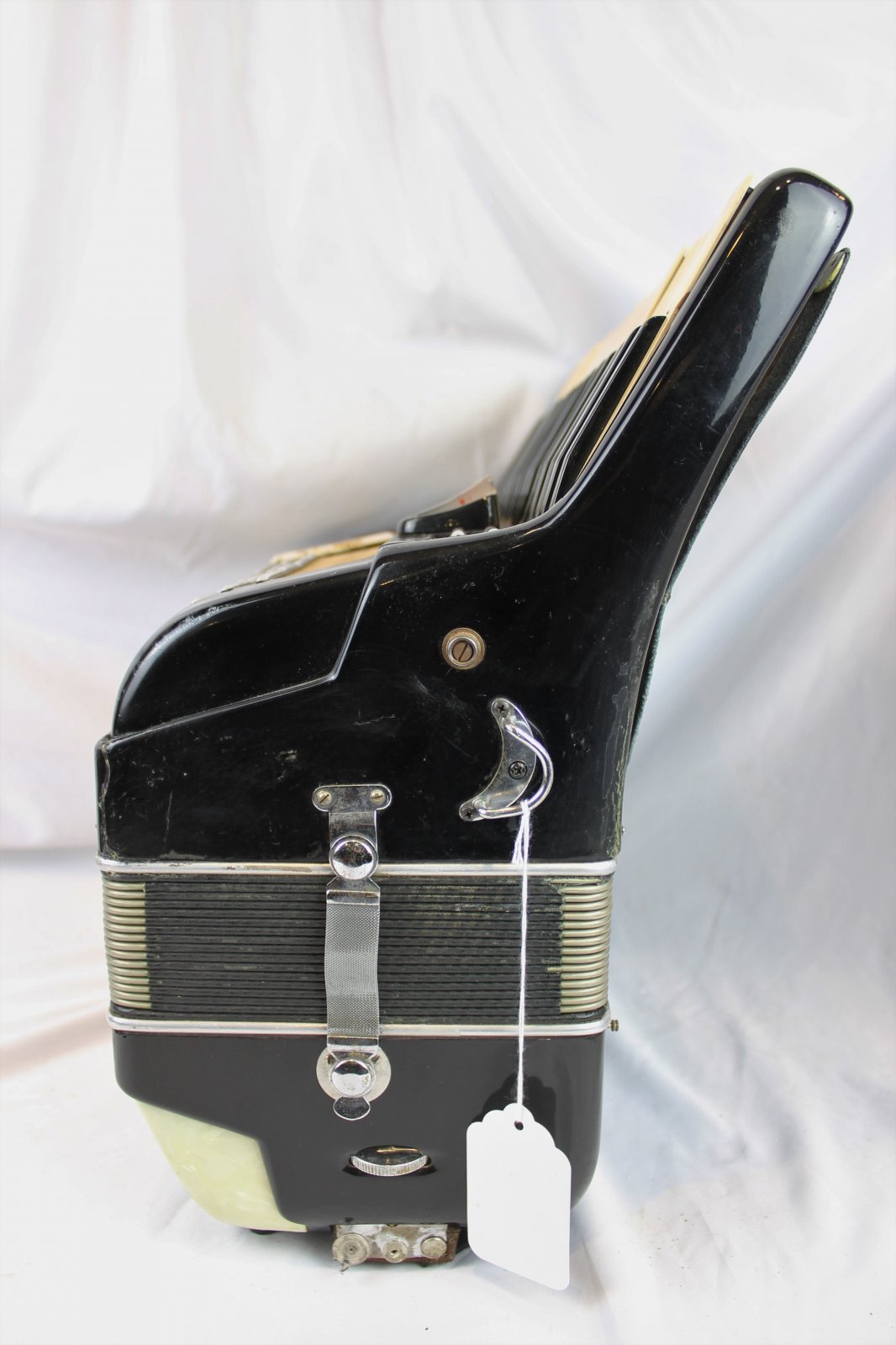 6029 - Black Marinelli Castelfidardo Piano Accordion LMMH 41 120