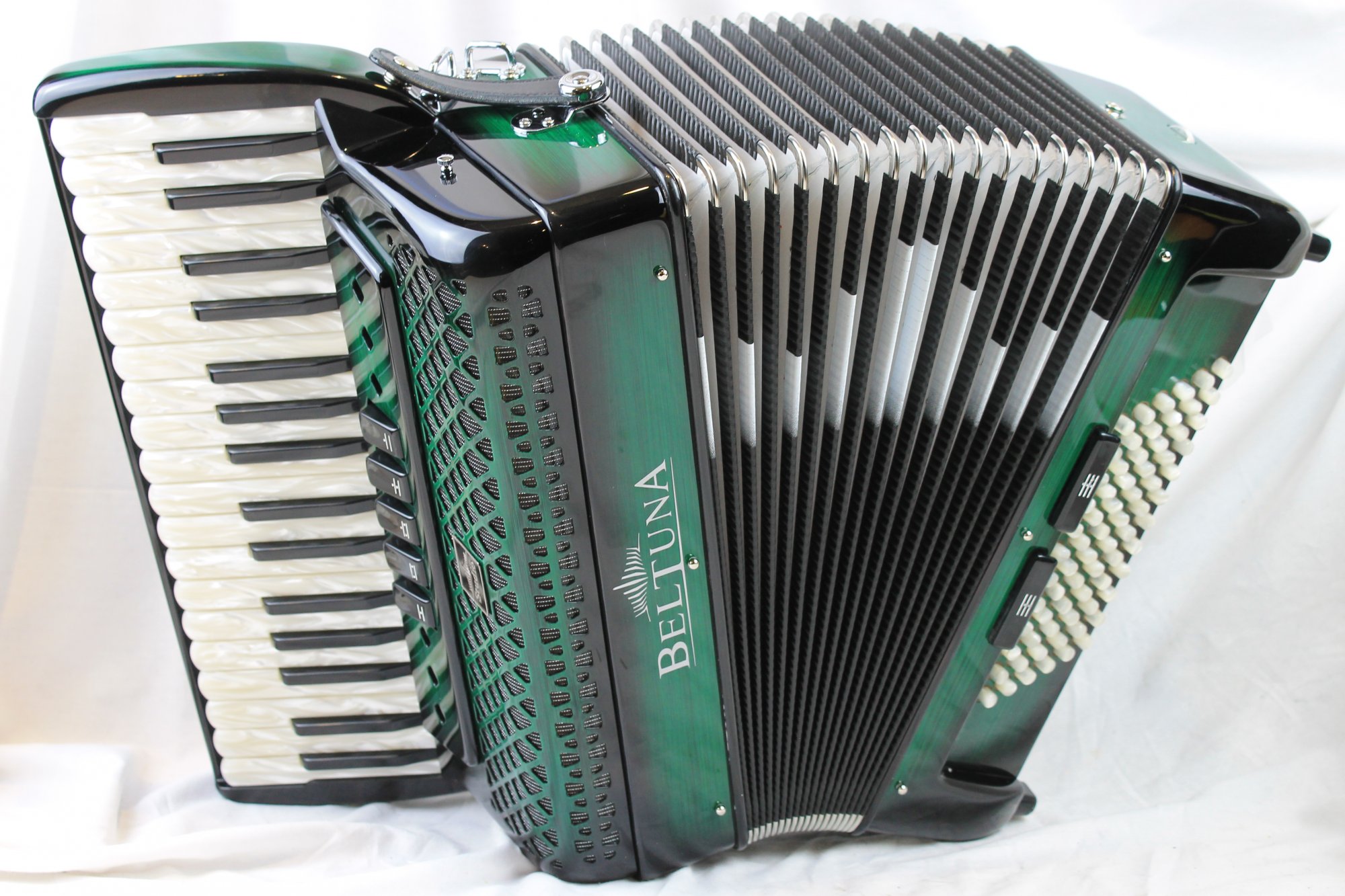 NEW Green Shadow Beltuna Studio III Piano Accordion LMM 34 72