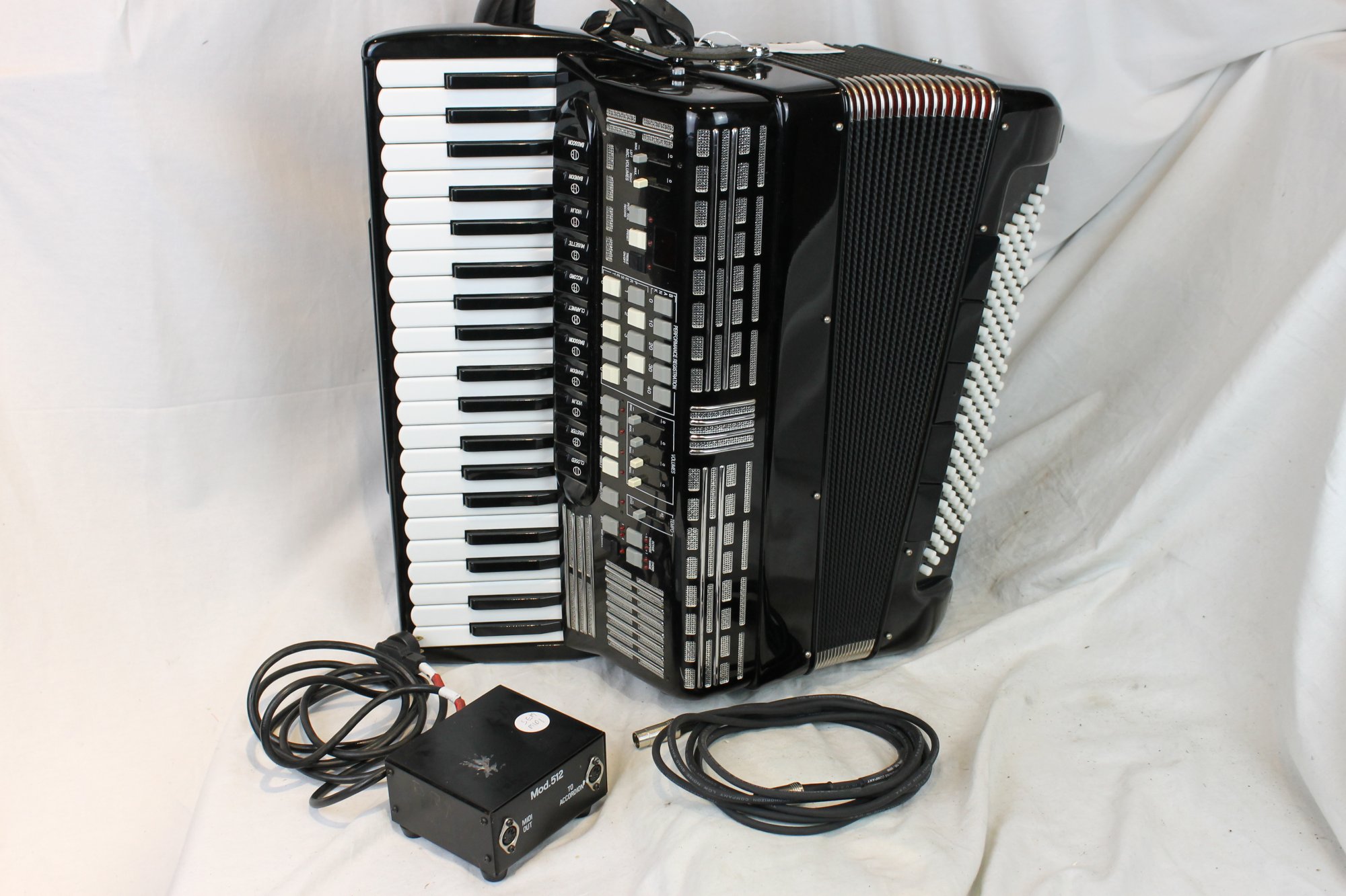 3712 - Black Sem Mod. 500 Piano Accordion 41 120