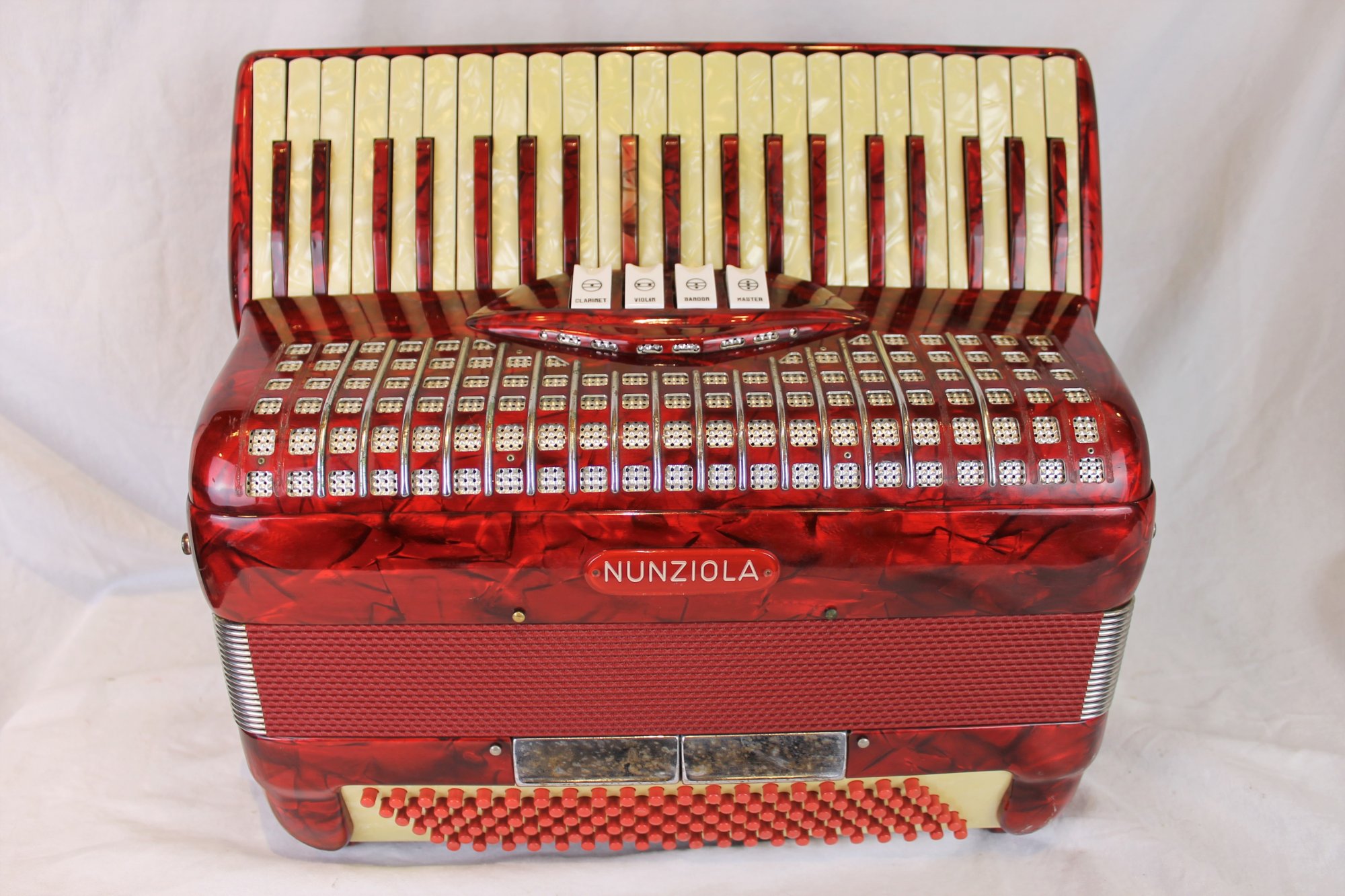 4217 - Red Borsini Nunziola Piano Accordion LMM 41 120