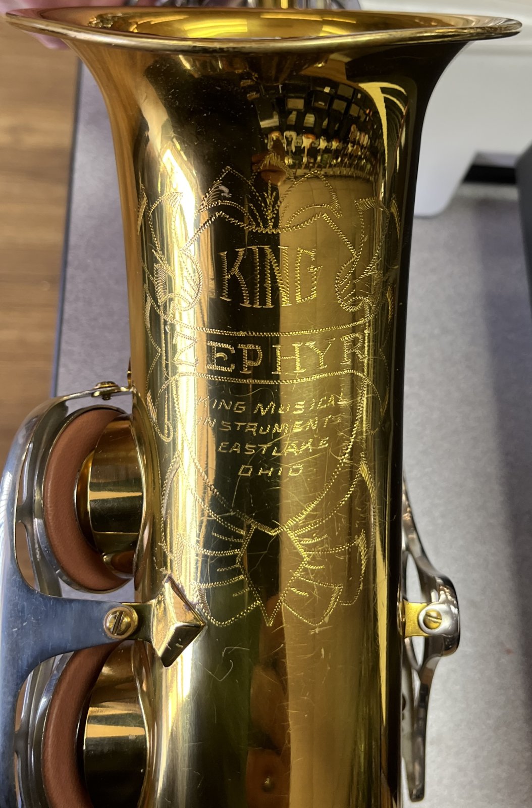 KING ZEPHYR Eb ALTO SAXOPHONE LACQUERED 1970'S (USED)