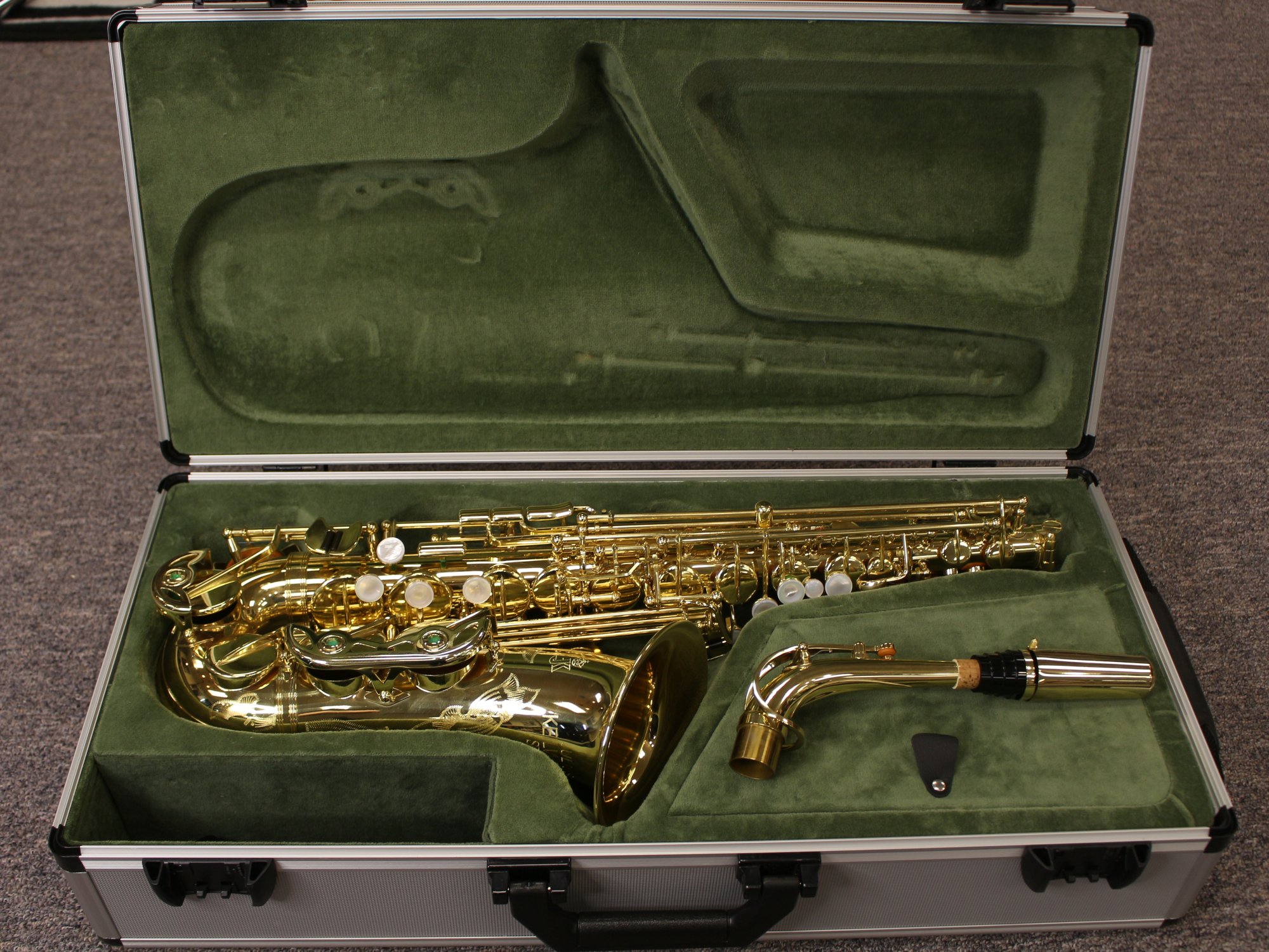 Julius Keilwerth SX90 Series JK2300-8-0 Eb Alto Saxophone w/case