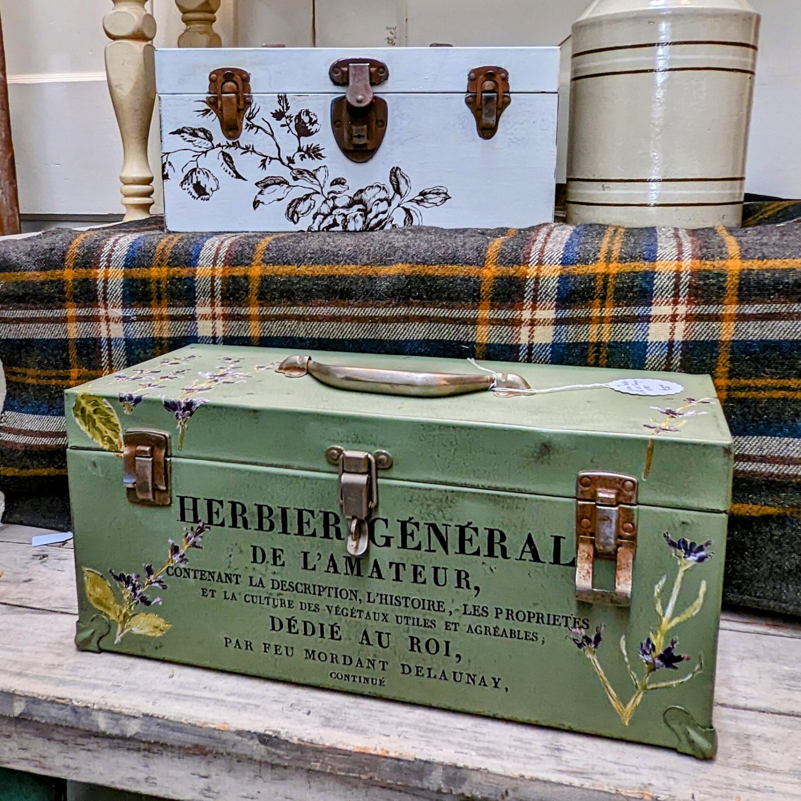 Upcycle Your Own Vintage Tool Box Or Wood Box 