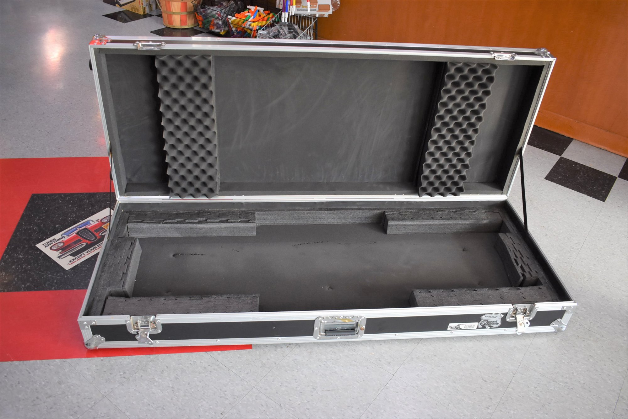 Used Road Ready RRKB88W Keyboard Road Case
