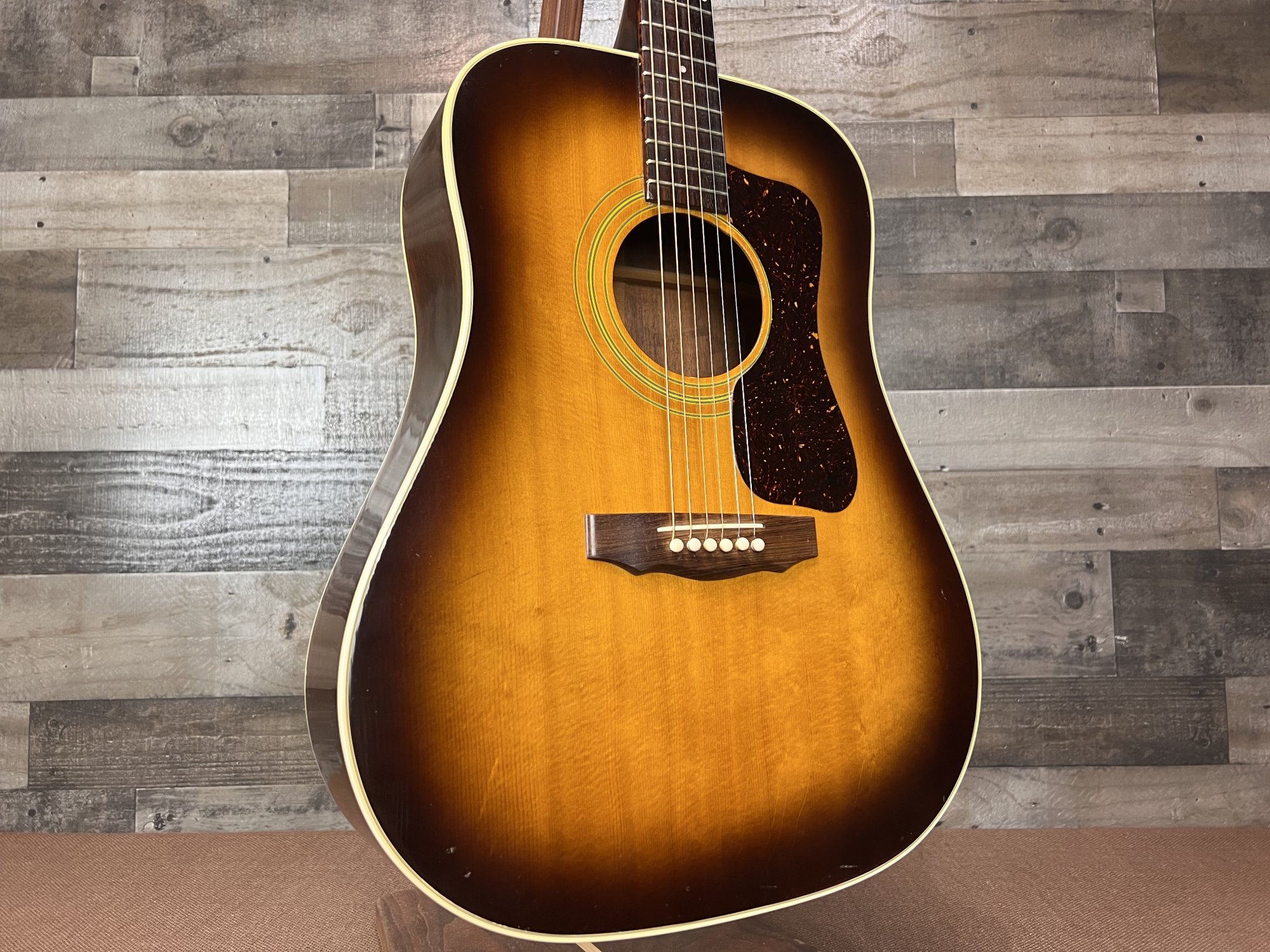 Guild D40ESB Acoustic/Electric Guitar (1980) W/HSC - Vintage