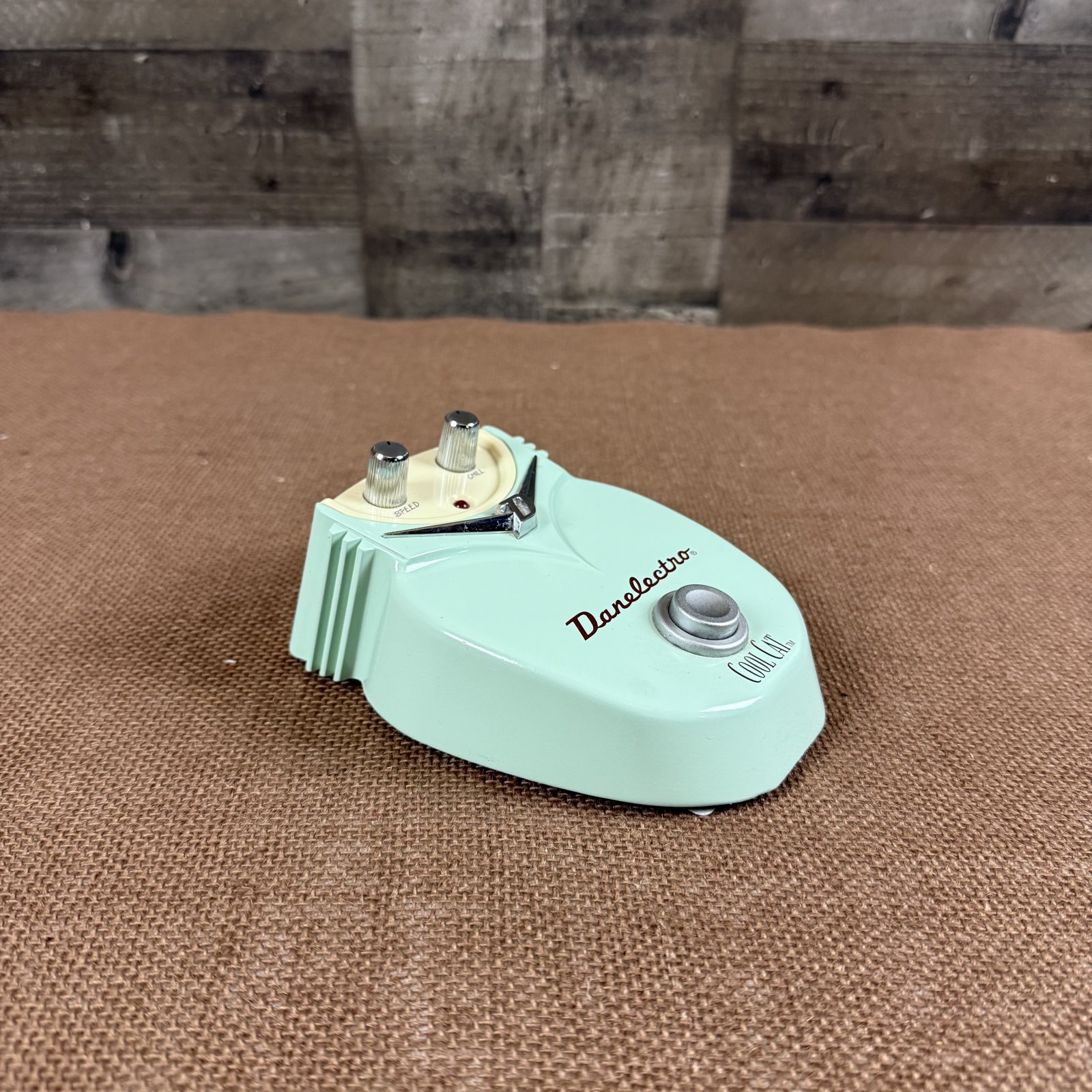 Danelectro Cool Cat Stereo Chorus Pedal (18V) - 052520220024