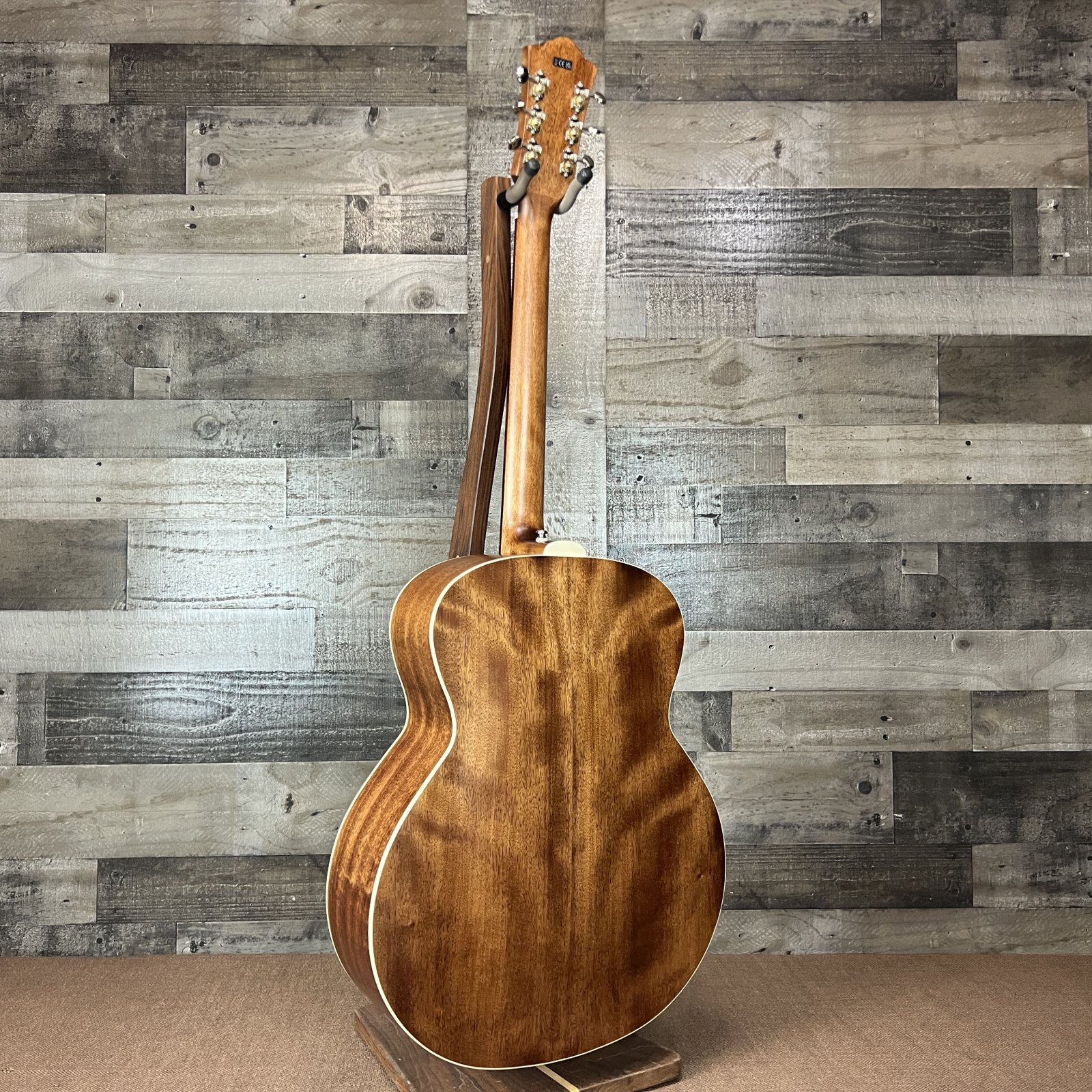Guild BT-240E Baritone Acoustic-Electric Guitar - Natural