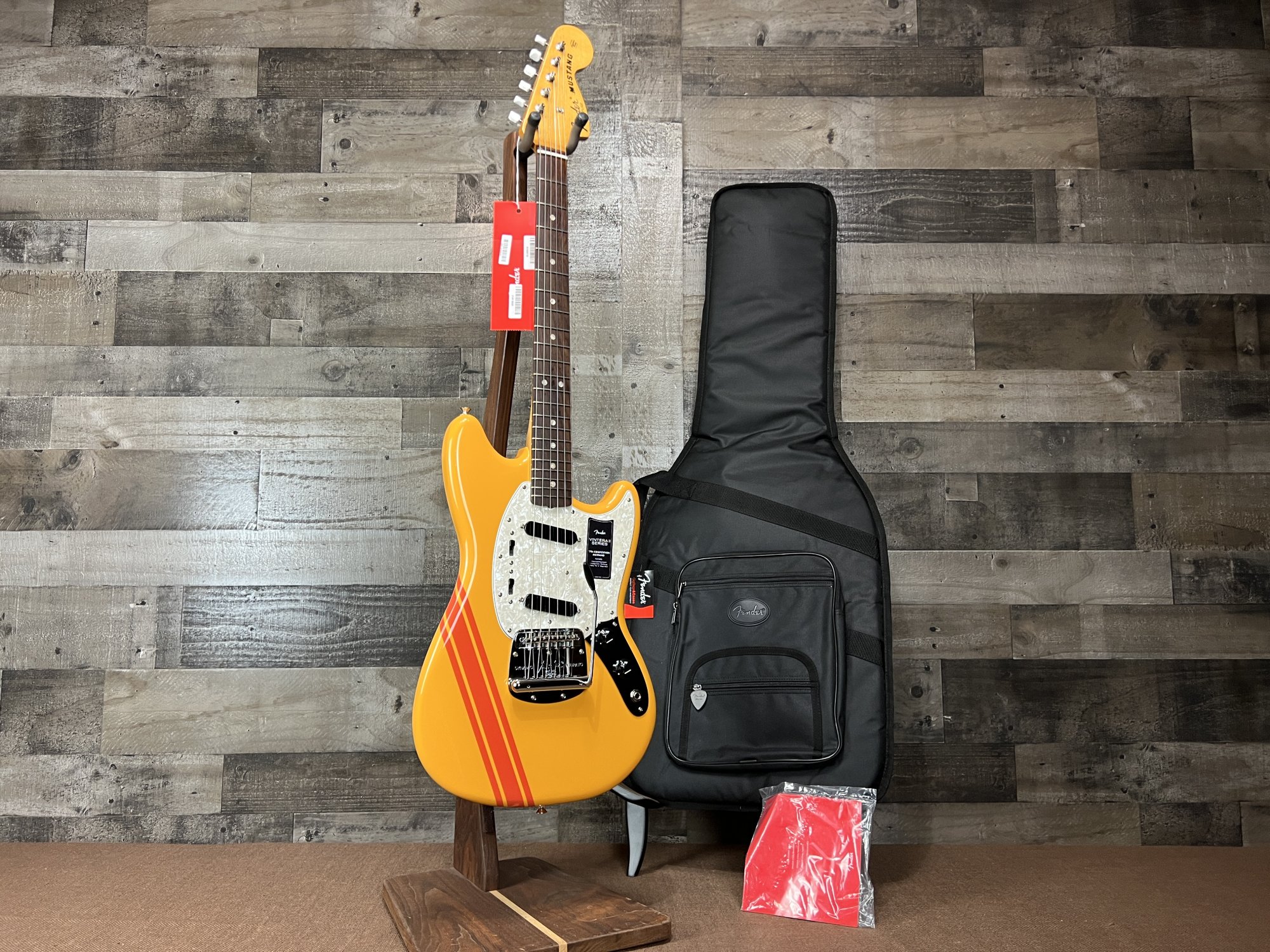 fender vintera 70's mustang オレンジ Fender Vintera II '70s Mustang Electric Guitar Competition