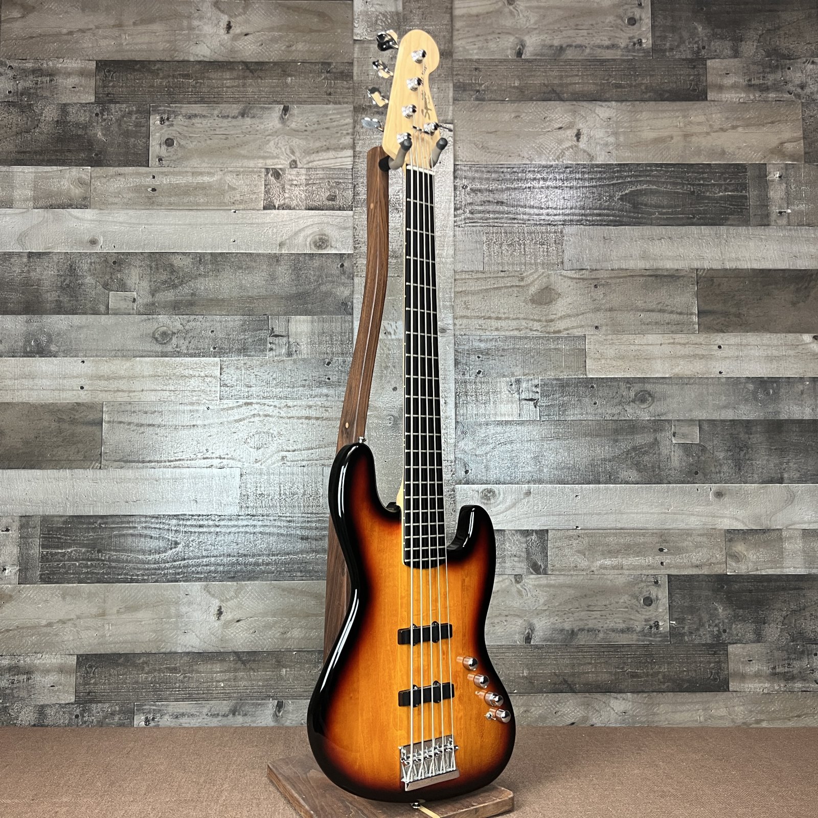 Open Box Squier Deluxe Jazz Bass Active V 5-String Electric