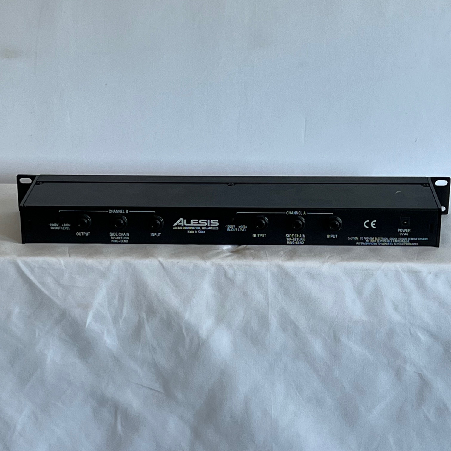 ALESIS 3630 コンプレッサー Alesis 3630 Compressor ⋆ CUE Sale