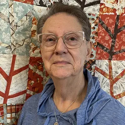 Longarm quilting educator at Quilters HQ