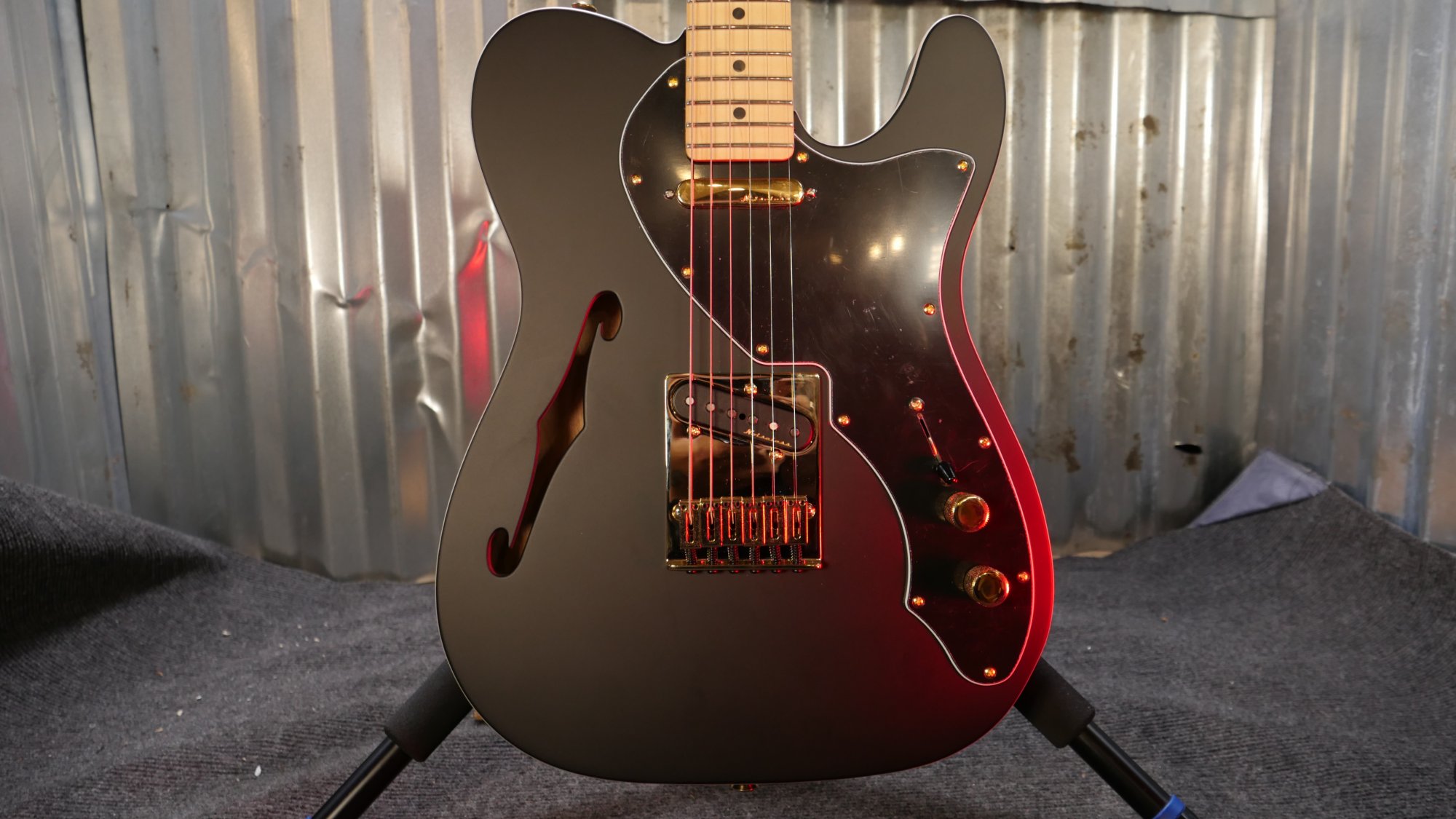 Fender Limited Deluxe Telecaster TL Satin Black w/Gold