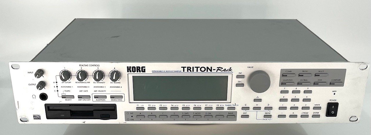 Disquetes De Datos De Precarga De Fábrica En Rack Korg TRITON