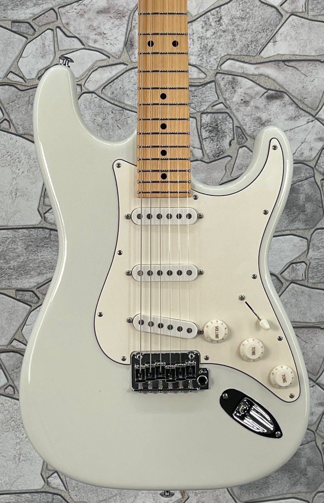 （希少）Suhr Classic Antique Olympic White Suhr Classic S Antique in Olympic White SSS configuration
