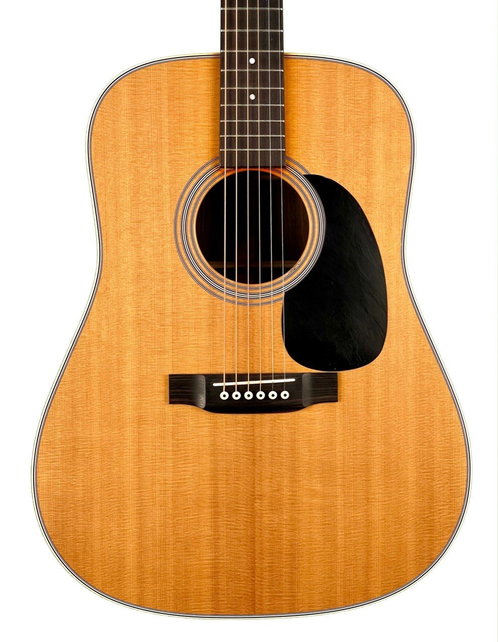Martin D-28 2006 with Pickup in Very Good Condition with Case