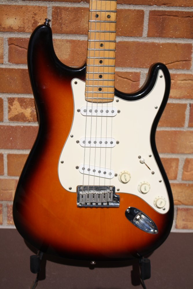 【10797】Fender USA American 1995 Fender American Strat-Sunburst