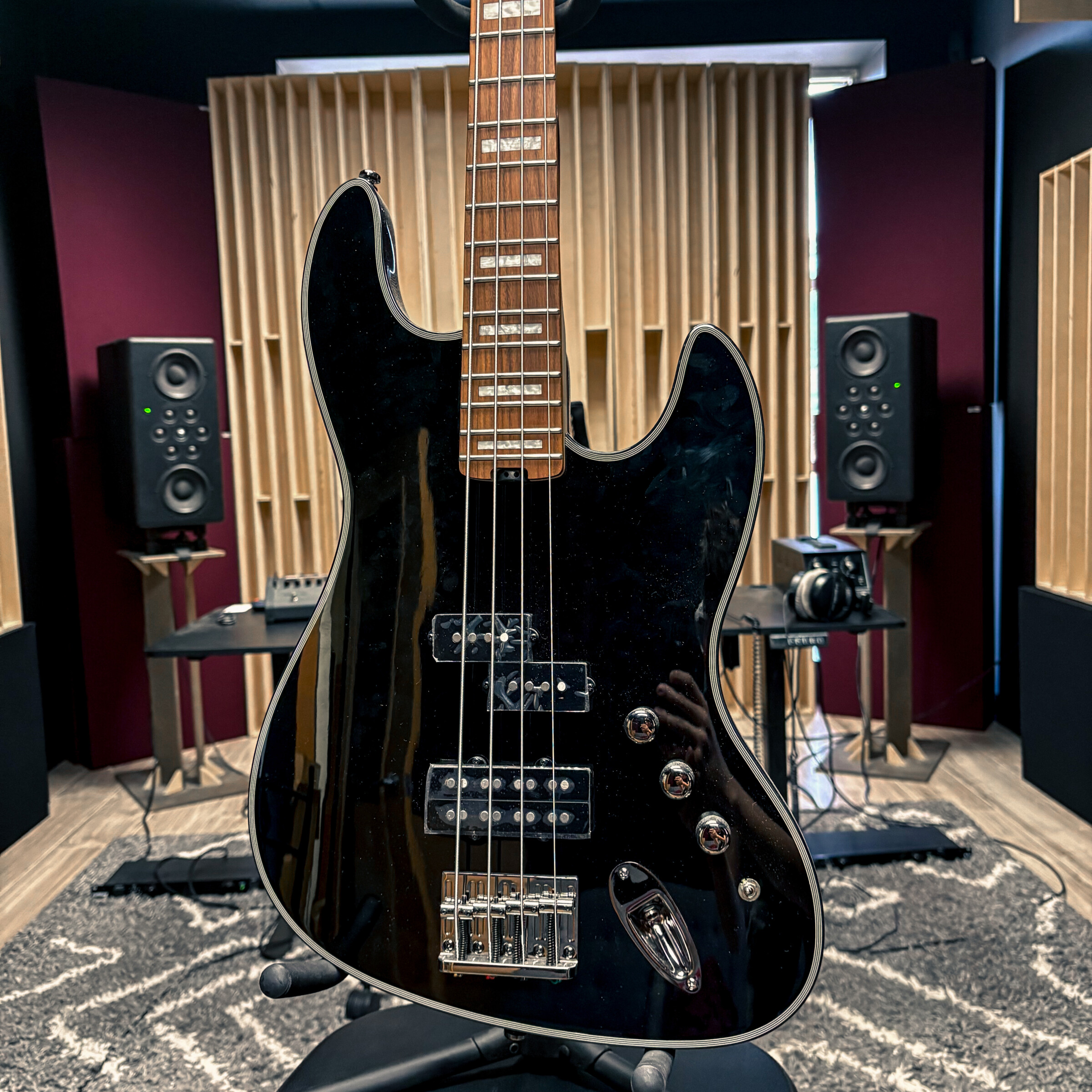 Tribe SF4 Bass-Black