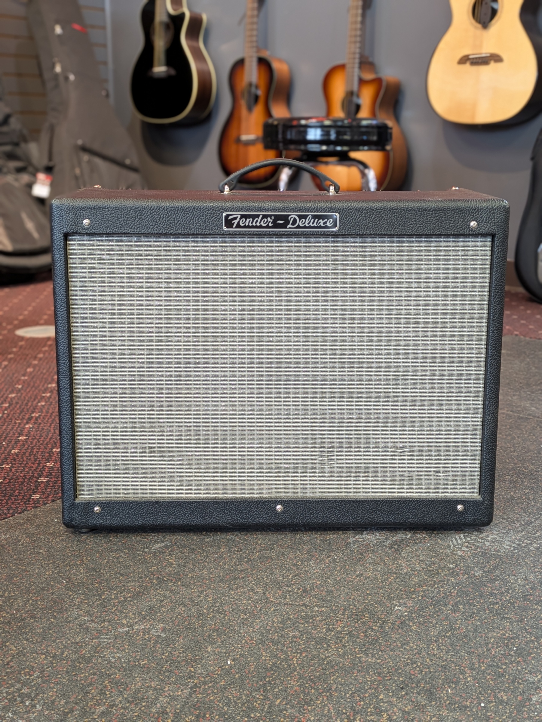 (USED) Fender Hot Rod Deluxe 40-watt 1x12 Tube Combo Amp - Black with Road Case (2003-2005)