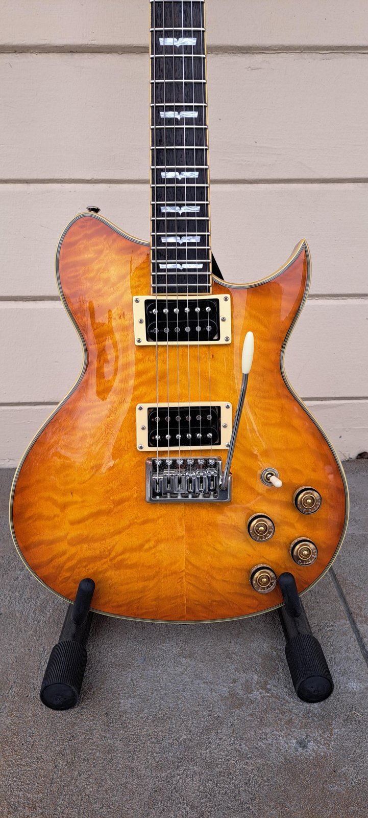 WASHBURN LIMITED EDITION WI66V ELECTRIC GUITAR