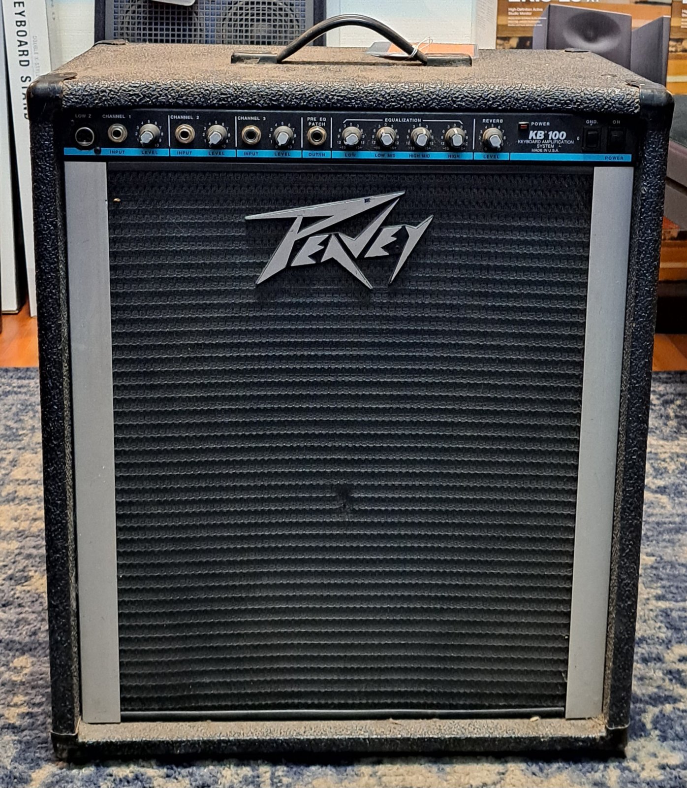 PEAVEY KB100 3CHANNEL 200 WATT 1x15 KEYBOARD AMP 1980