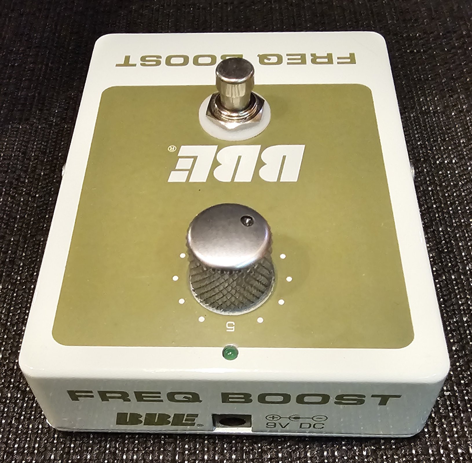BBE FREQ BOOST TREBLE BOOST PEDAL W BOX (NO POWER SUPPLY)