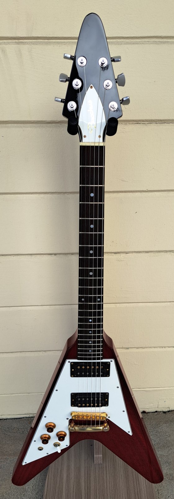 ギター Bacchus Flying V model BACCHUS FLYING V LEFT HANDED ELECTRIC GUITAR CHERRY RED