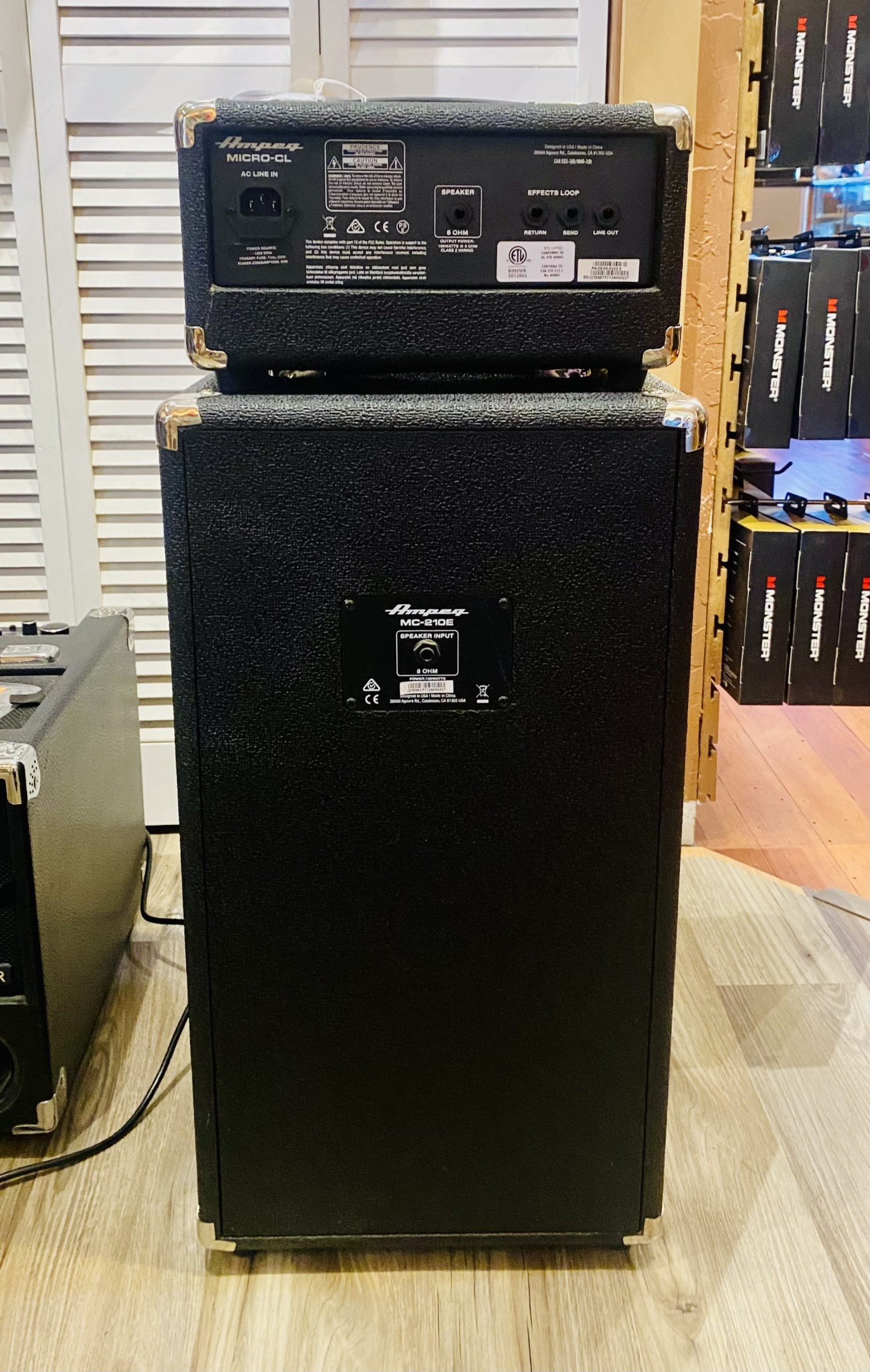 AMPEG MICRO-CL BASS MICRO STACK WITH 2X10 CABINET