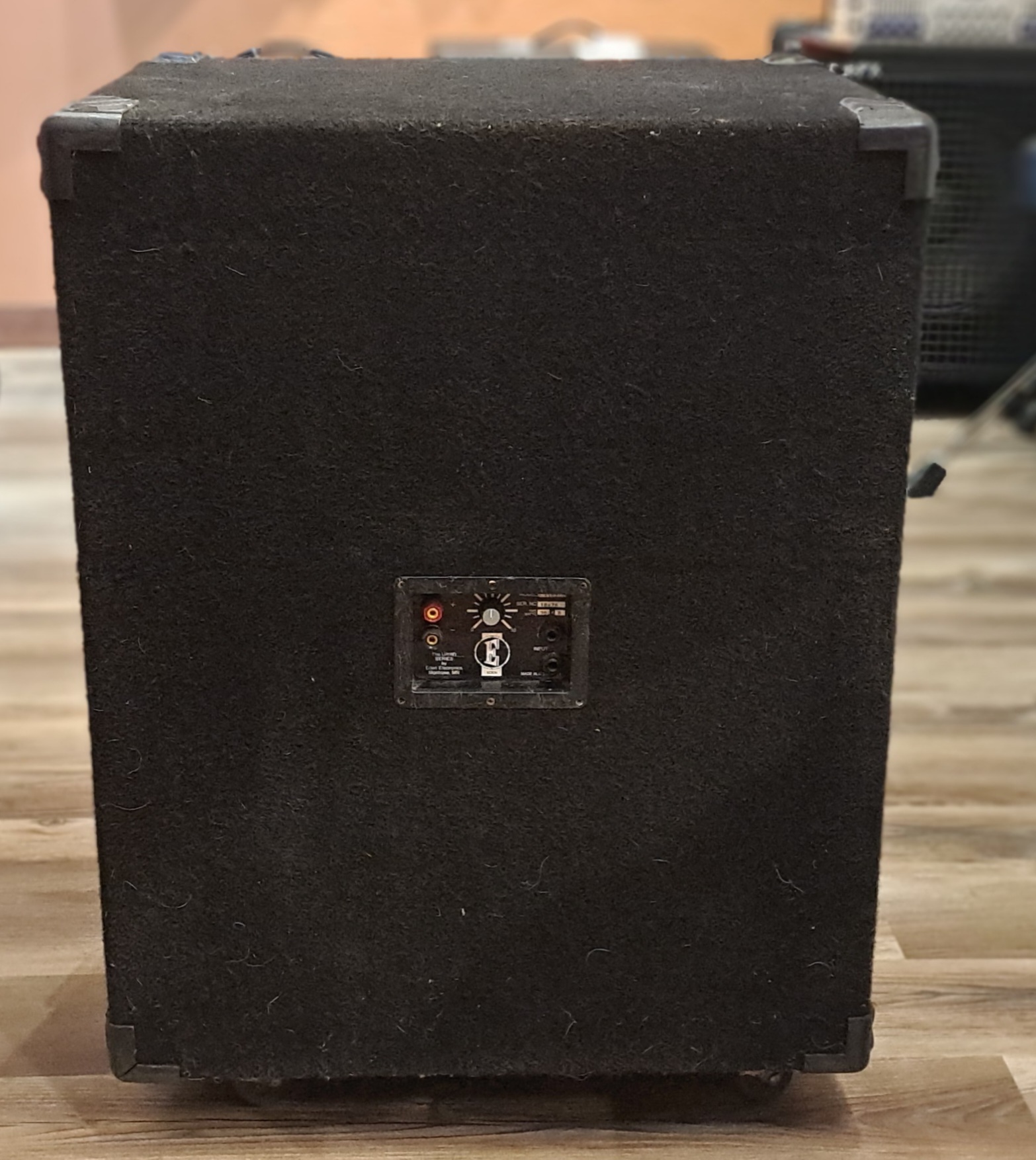 DAVID EDEN D410XLT 4X10 BASS CABINET W/CASTERS