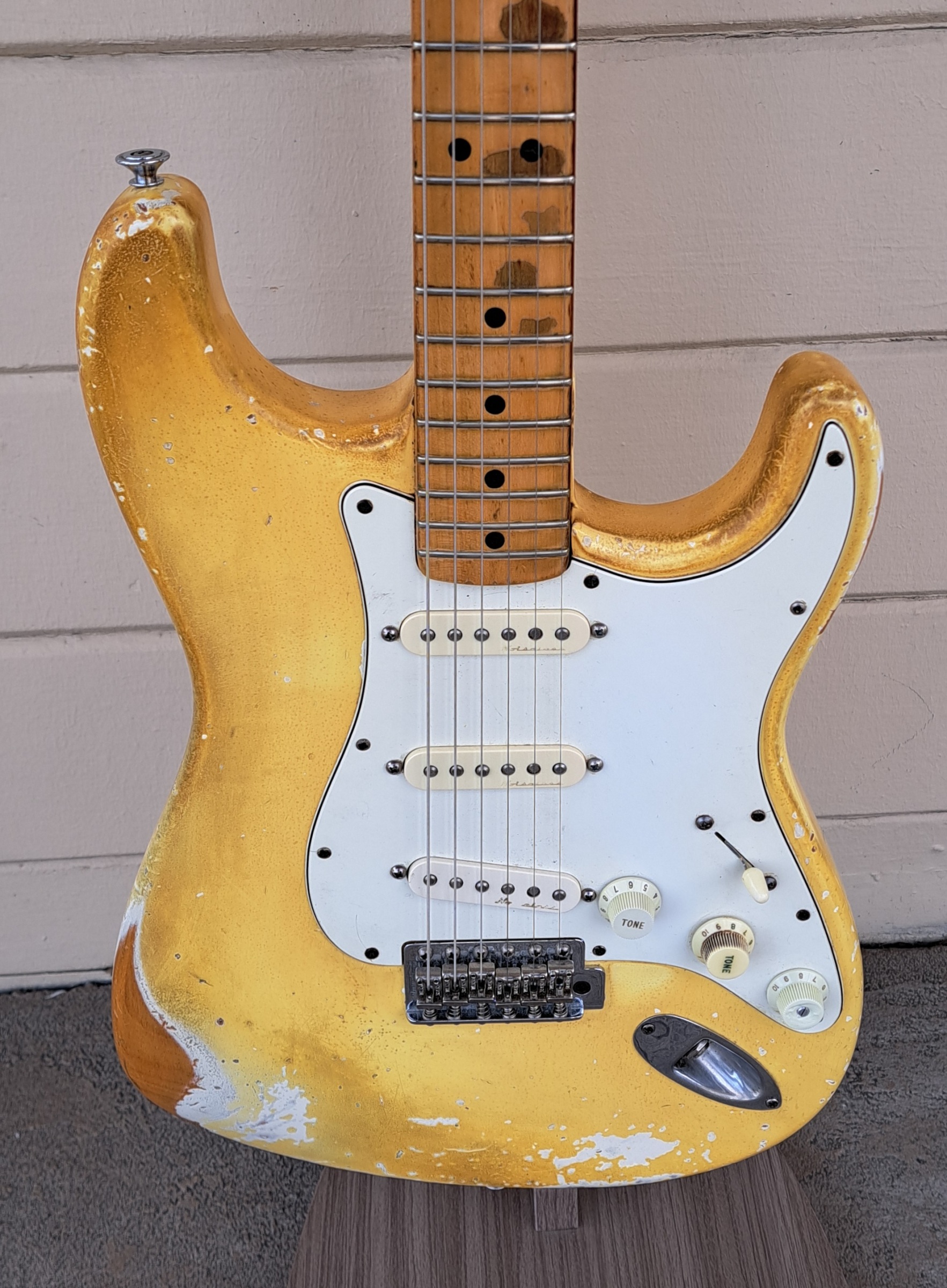 FENDER_1974_STRATOCASTER_ELECT