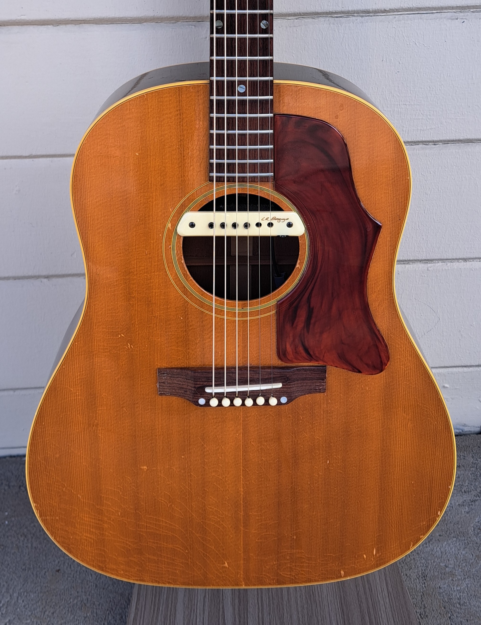 GIBSON J-50 ADJ ACOUSTIC/ELECTRIC GUITAR W/CASE + L.R BAGGS M-1 PICKUP - EARLY 60'S