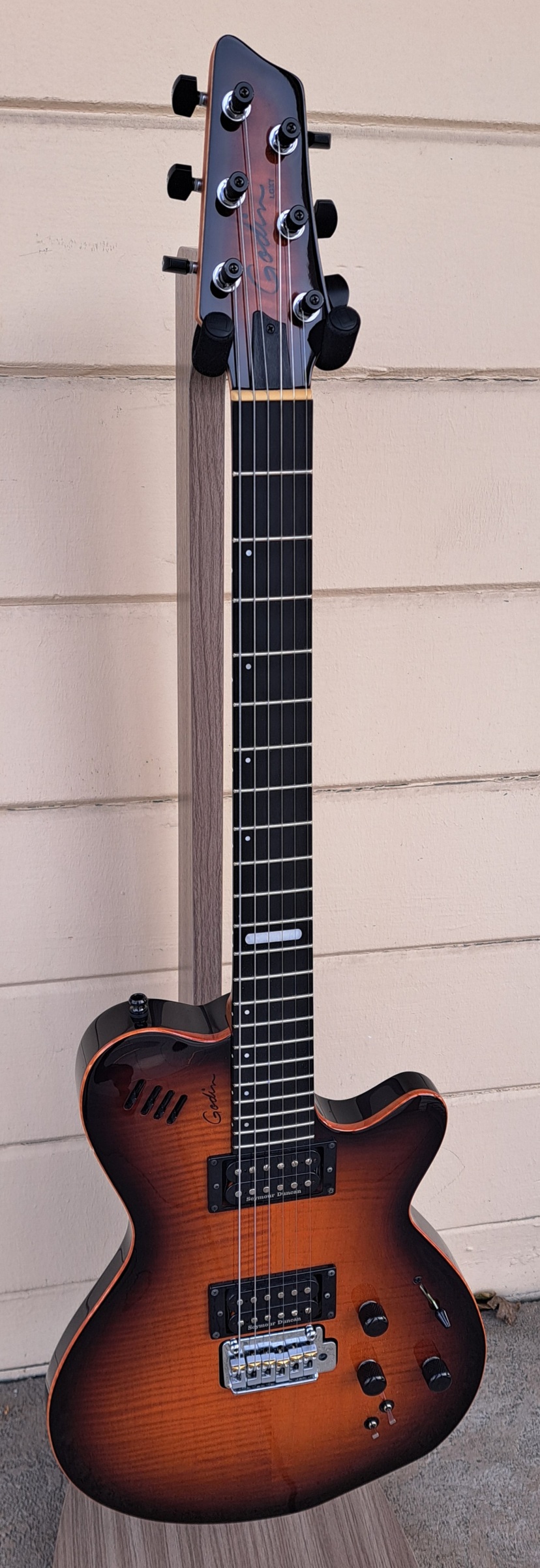 GODIN LGXT AAA ELECTRIC GUITAR W/CASE