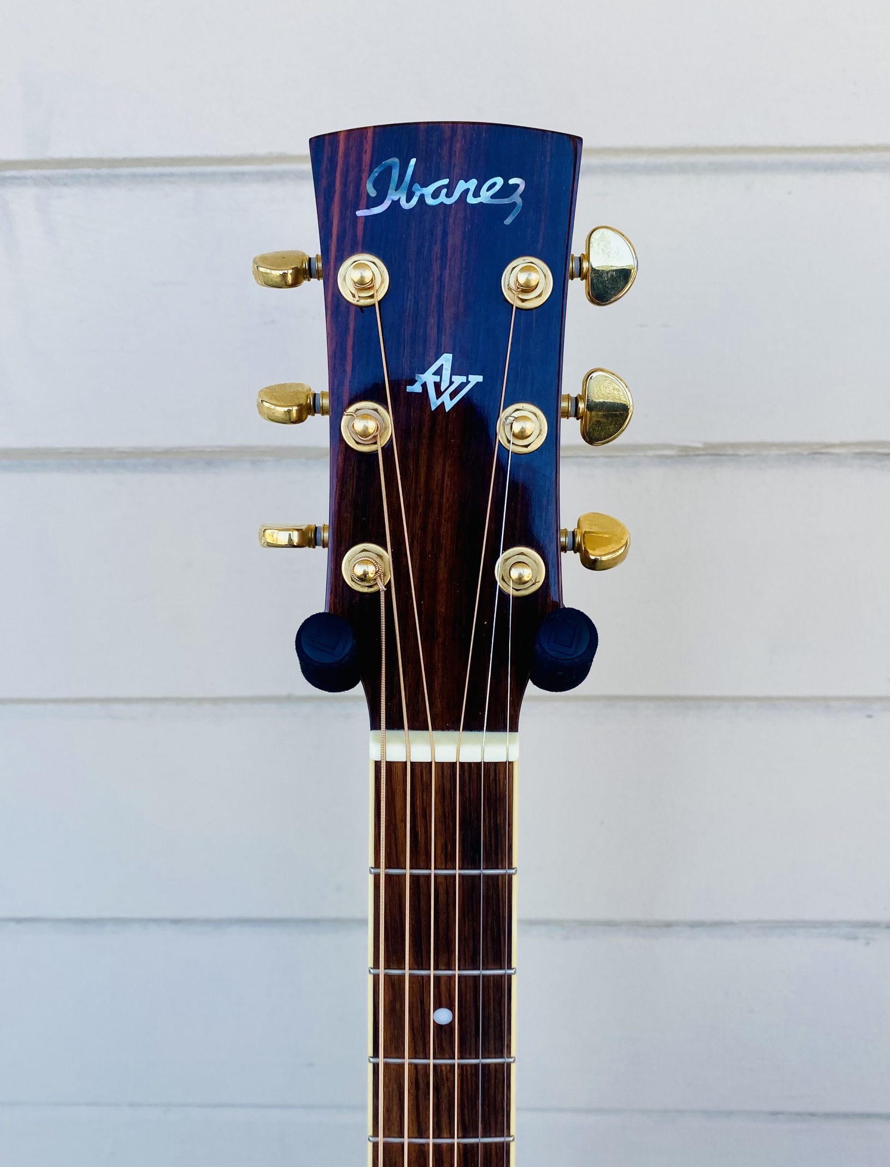 IBANEZ AW-100 ARTWOOD ACOUSTIC GUITAR W/CASE