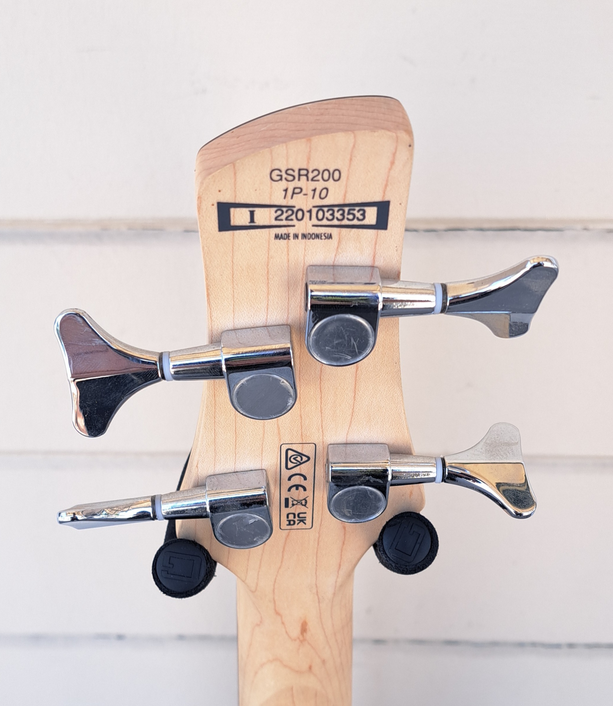 IBANEZ GIO SOUNDGEAR ELECTRIC BASS, RED FINISH