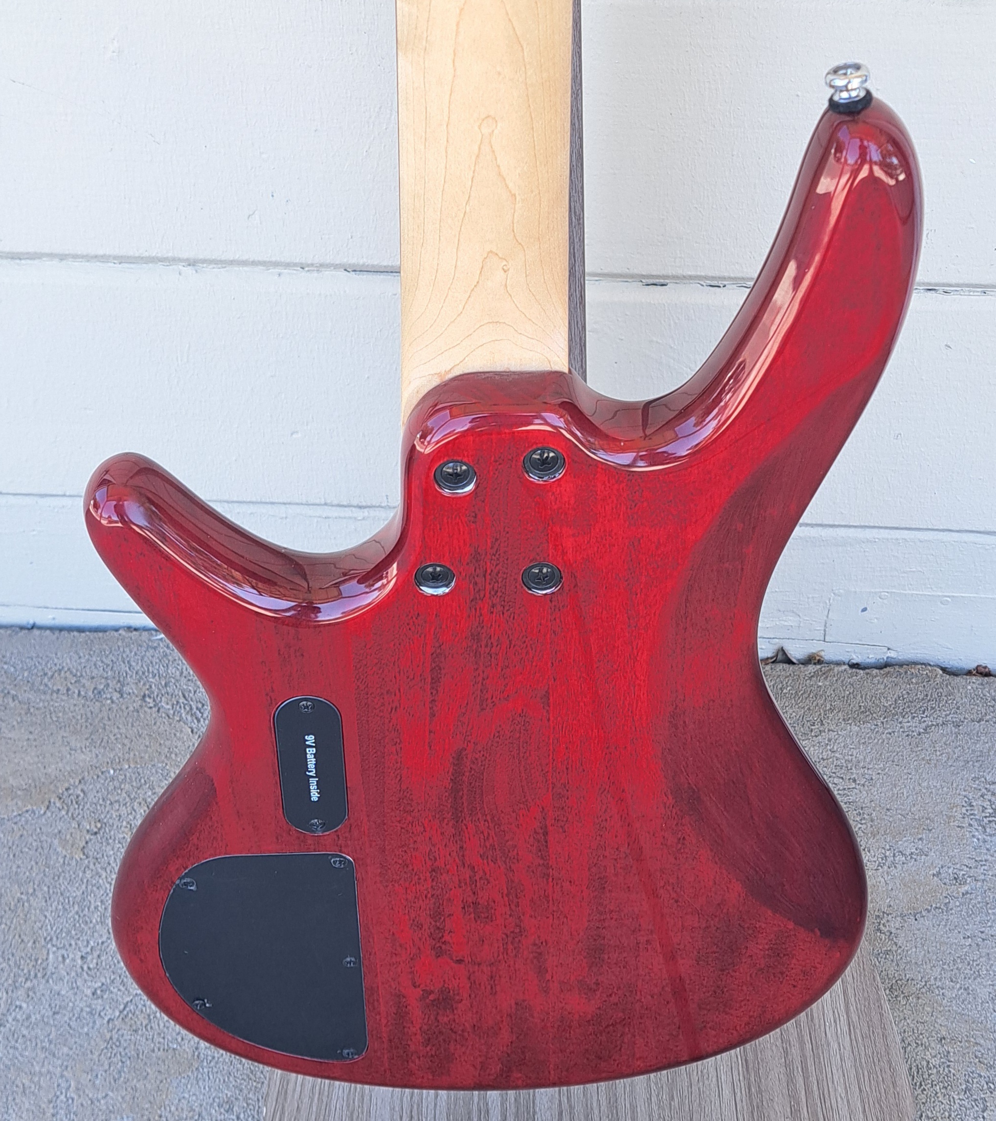 IBANEZ GIO SOUNDGEAR ELECTRIC BASS, RED FINISH