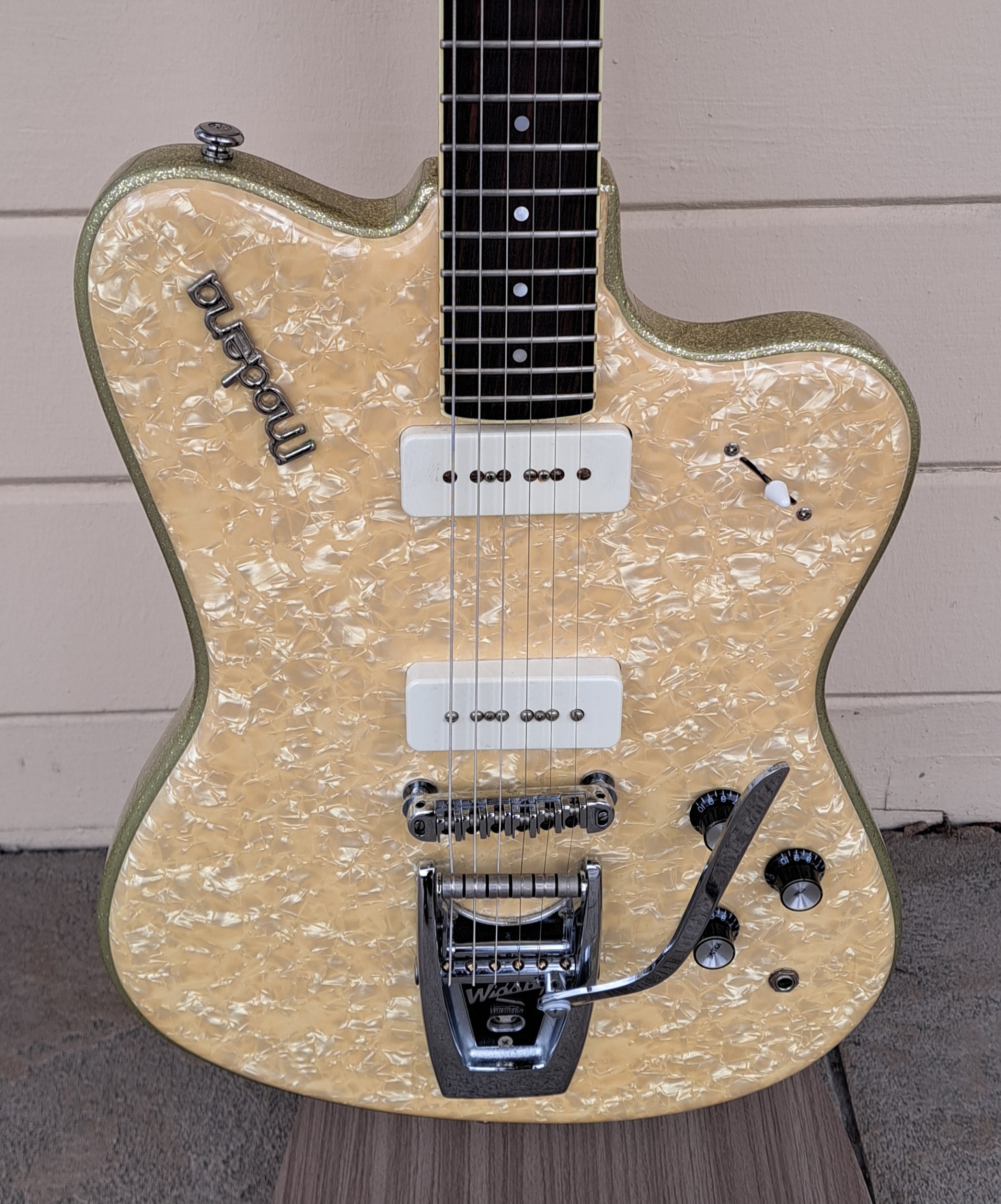 ギター Italia Modena Semi-Tone ITALIA GUITARS -Modena Semitone-