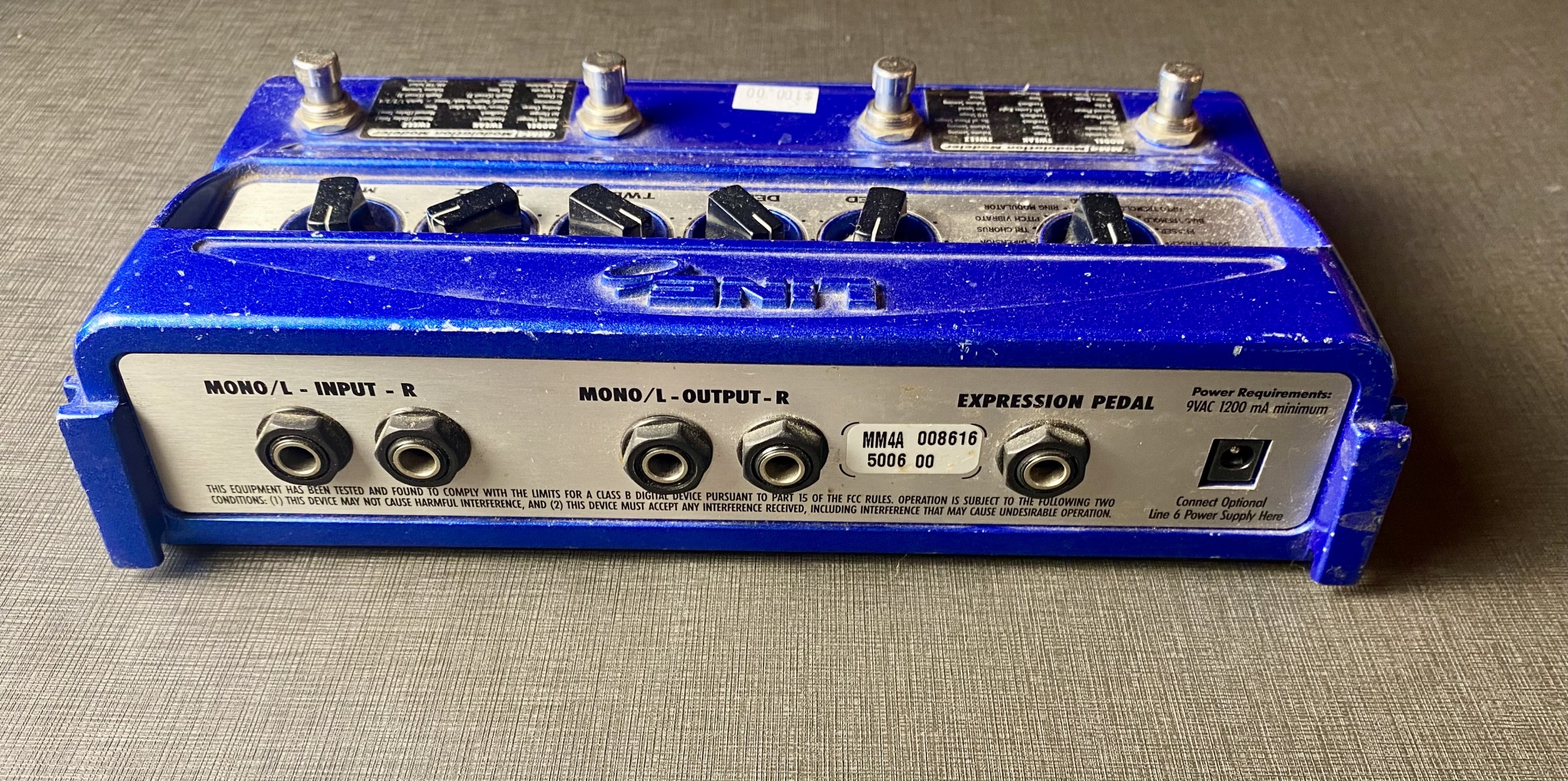 LINE 6 MM4 MODULATION MODELER GUITAR PEDAL