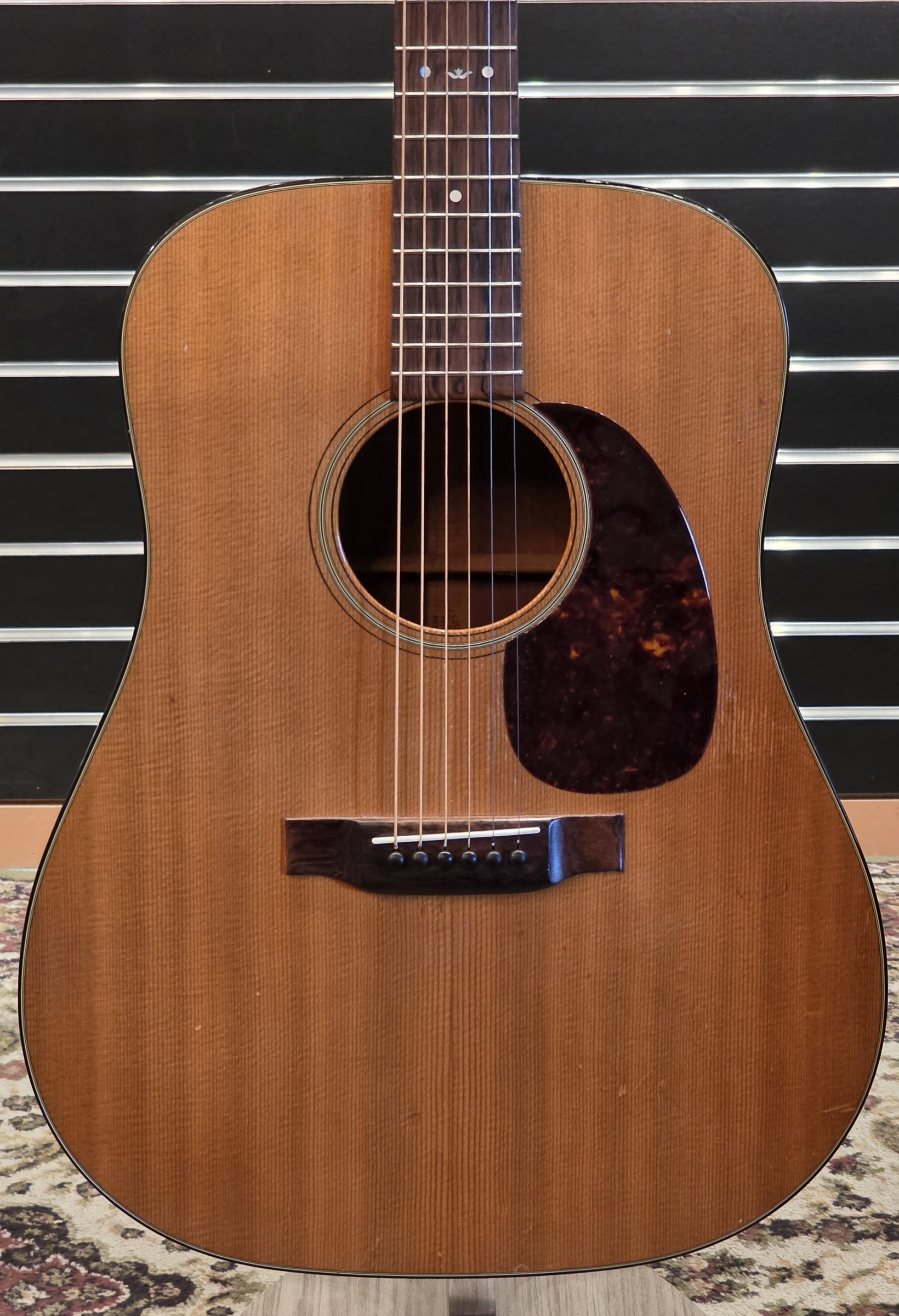 MARTIN D18 VINTAGE ACOUSTIC GUITAR W CASE - 1968