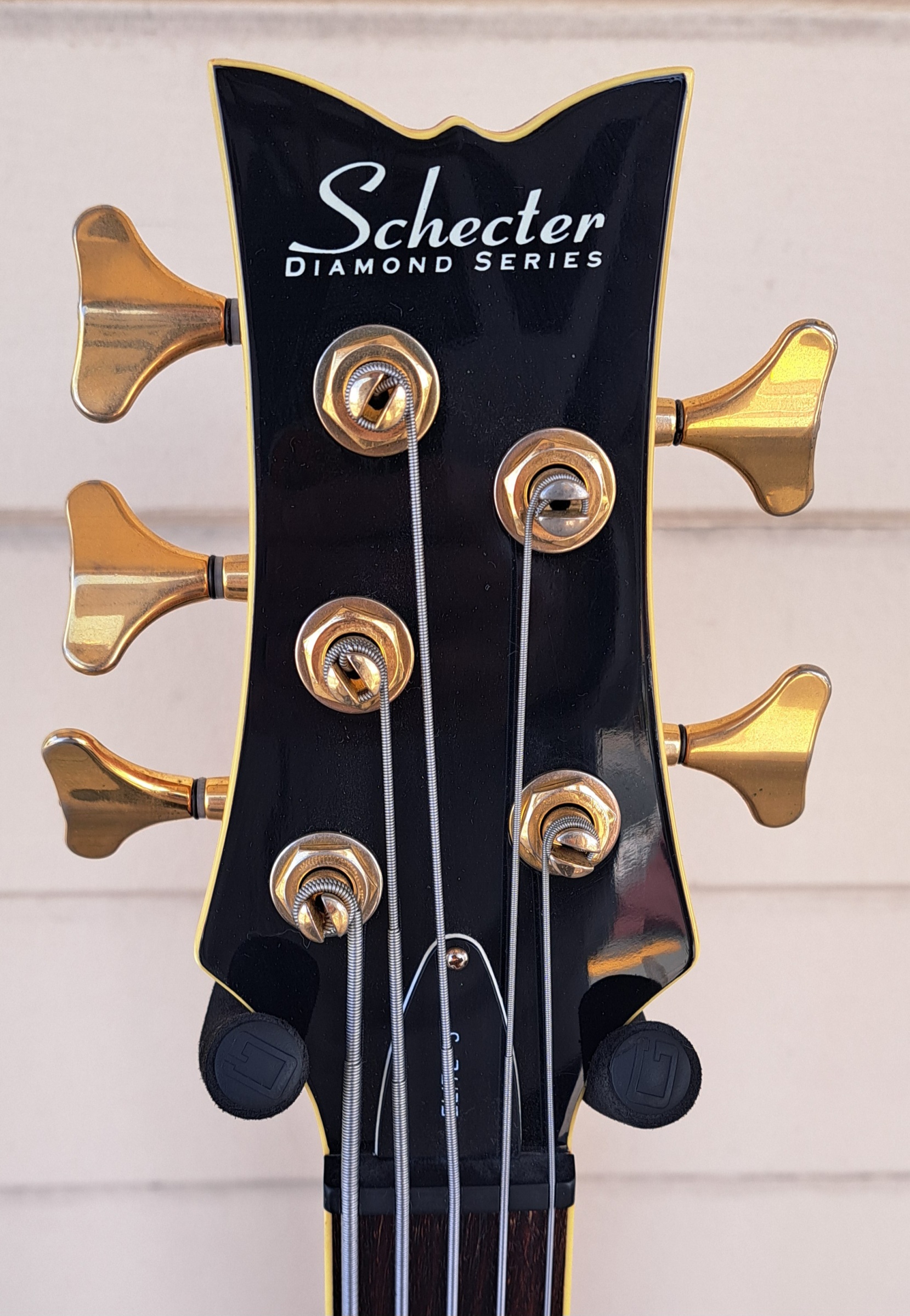 SCHECTER STILETTO ELITE-5 DIAMOND SERIES ELECTRIC BASS