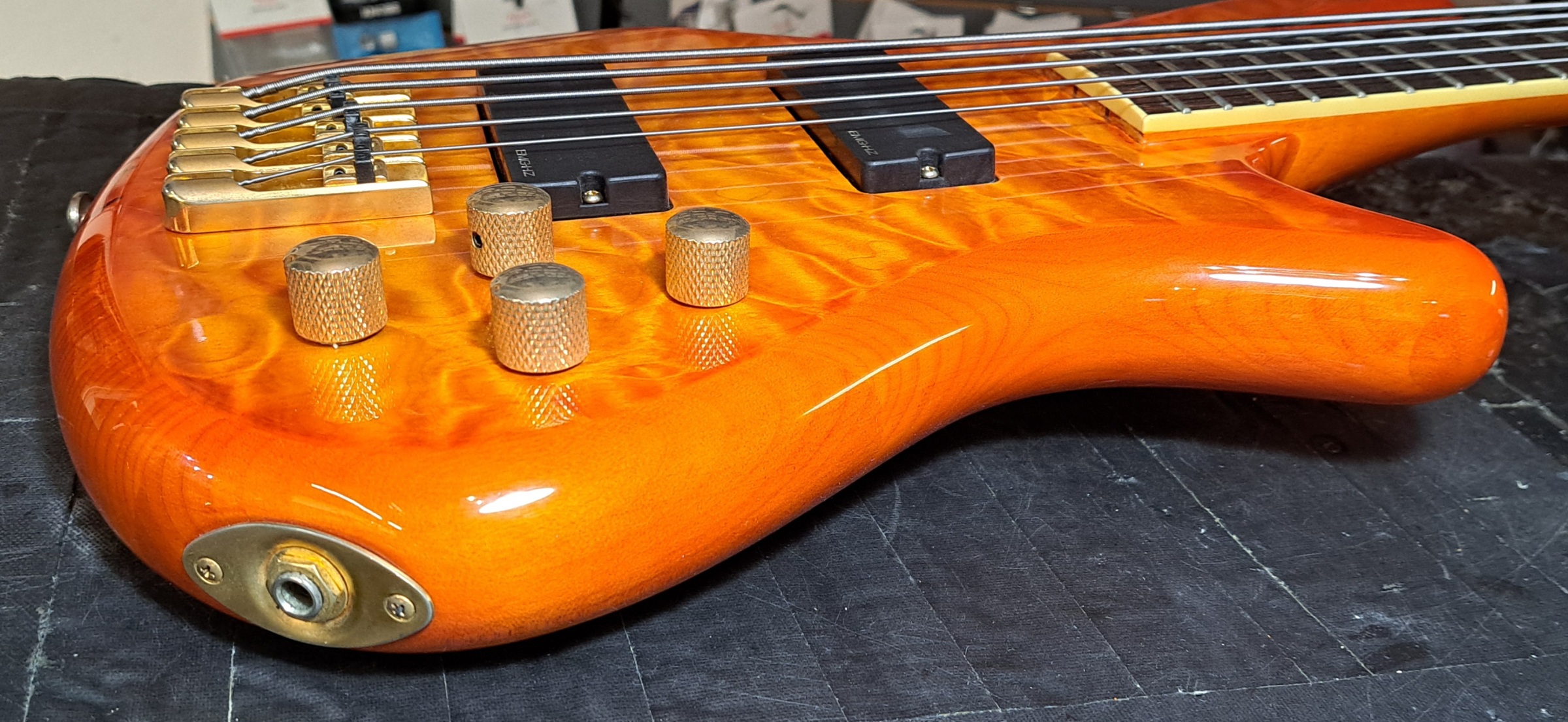 SCHECTER STILETTO ELITE-5 DIAMOND SERIES ELECTRIC BASS