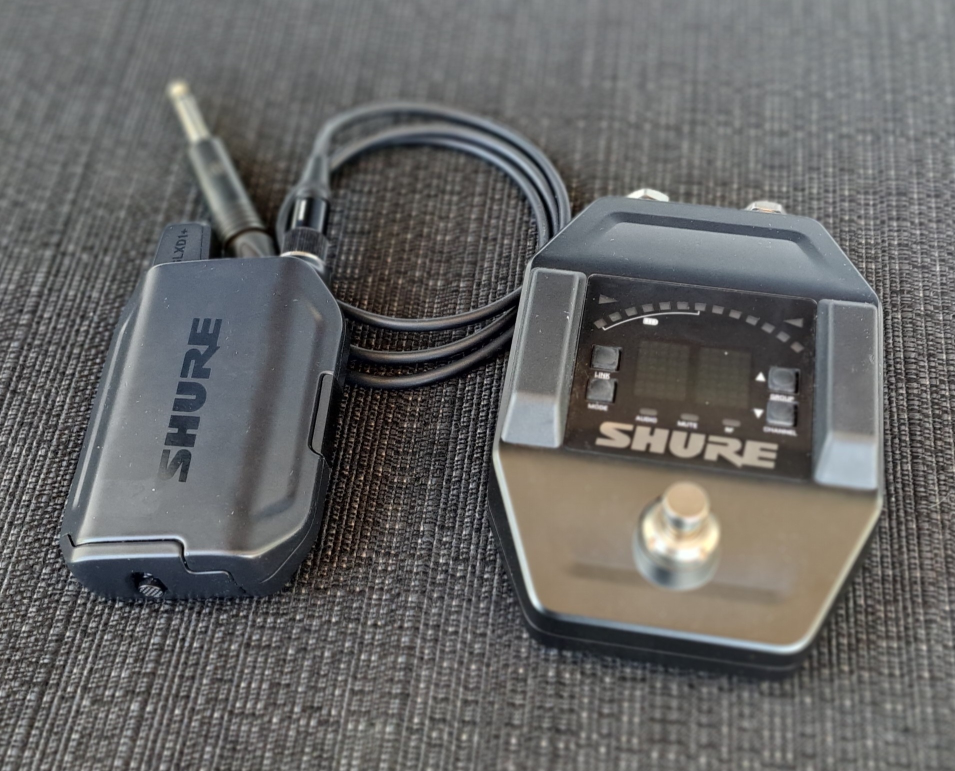 SHURE GLXD6+-Z3 WIRELESS GUITAR PEDAL SYSTEM