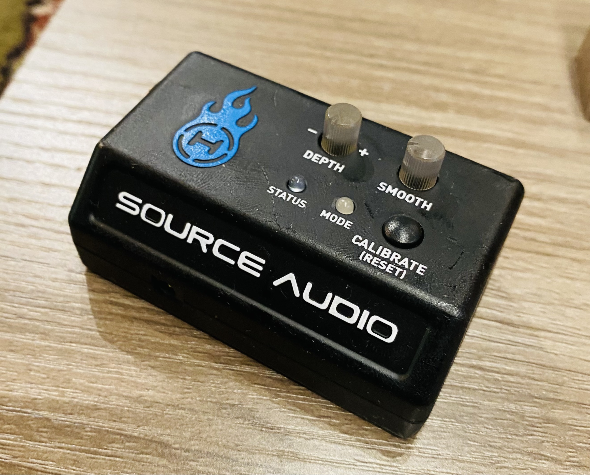 SOURCE AUDIO HOT HAND 3 UNIVERSAL WIRELESS EFFECTS CONTROLLER W/BOX