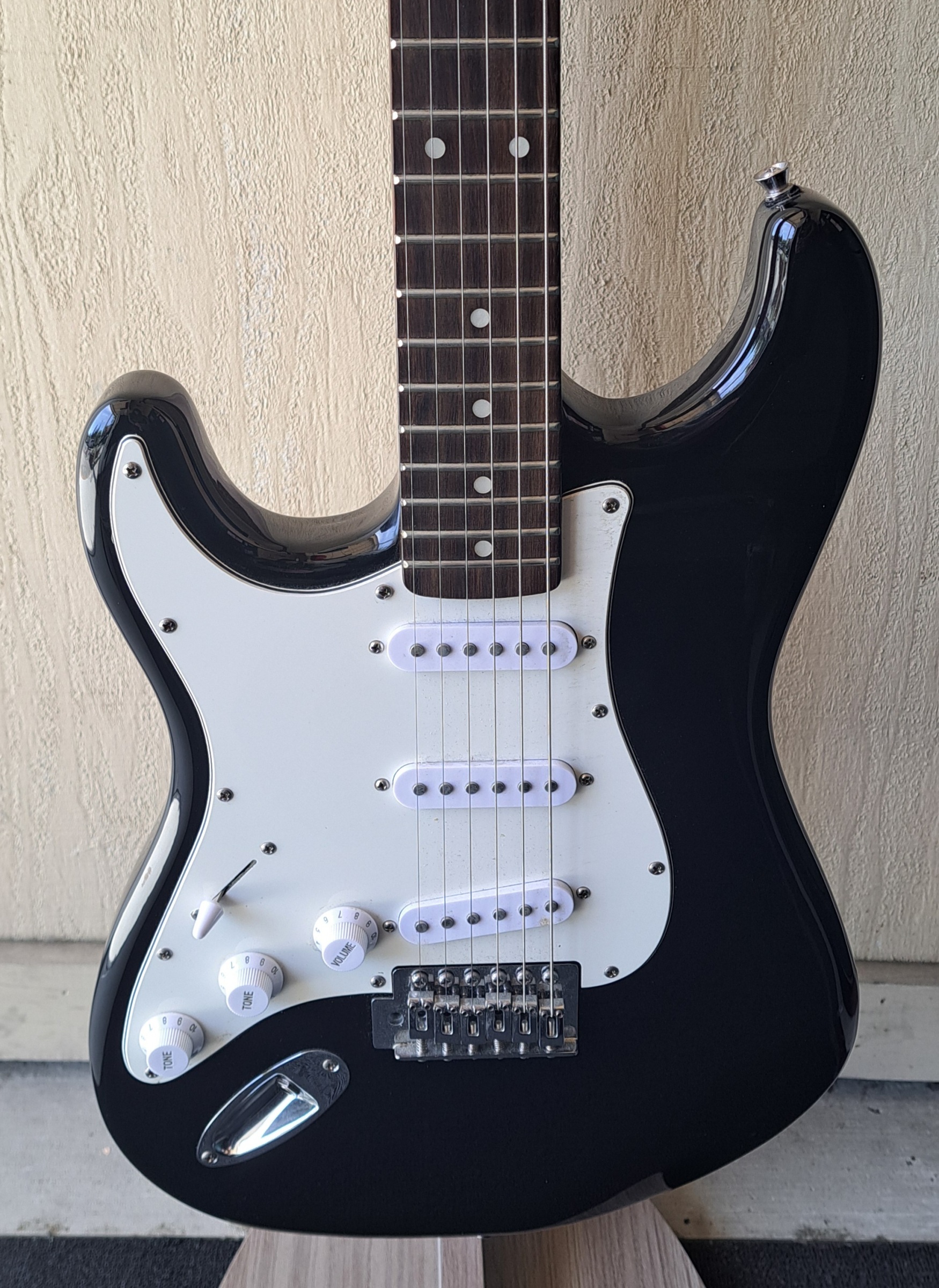 SX VINTAGE SERIES LEFT HANDED STRAT STYLE ELECTRIC GUITAR BLACK FINISH