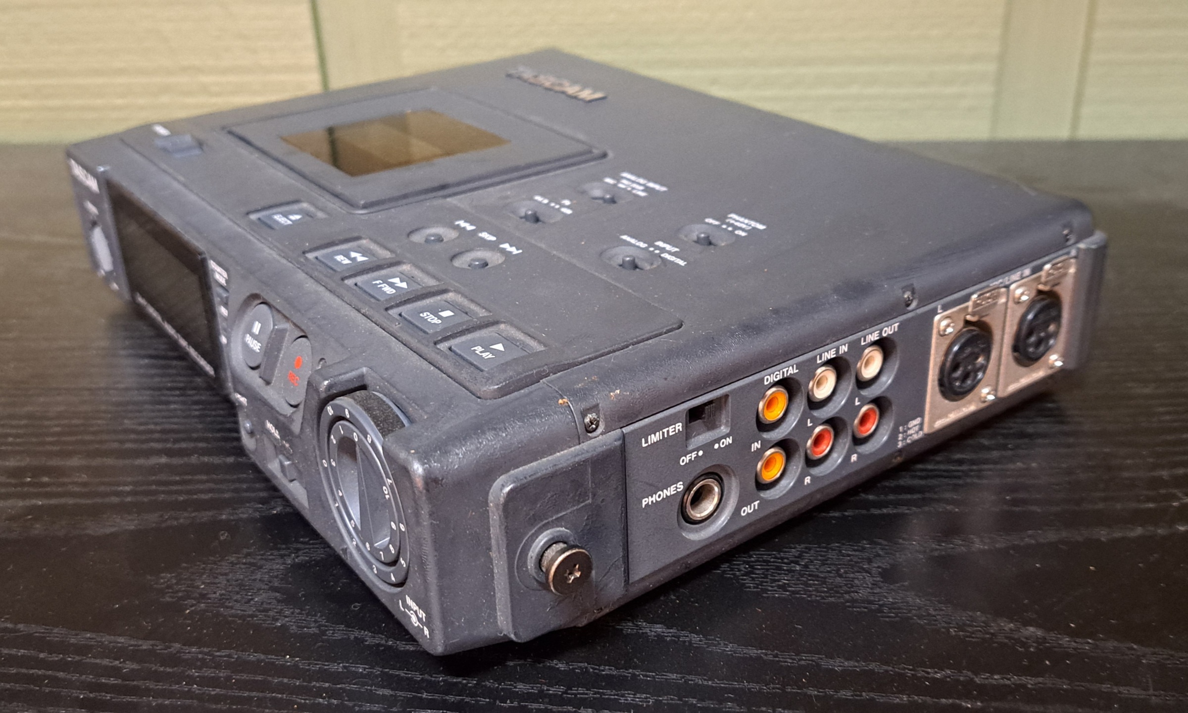 TASCAM DA-P1 DIGITAL DAT TAPE RECORDER W/BAG