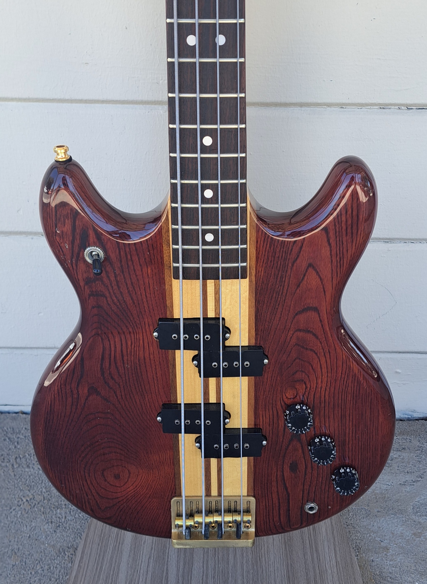 VANTAGE VP795B VINTAGE MIJ ELECTRIC BASS GUITAR W/ GIG BAG