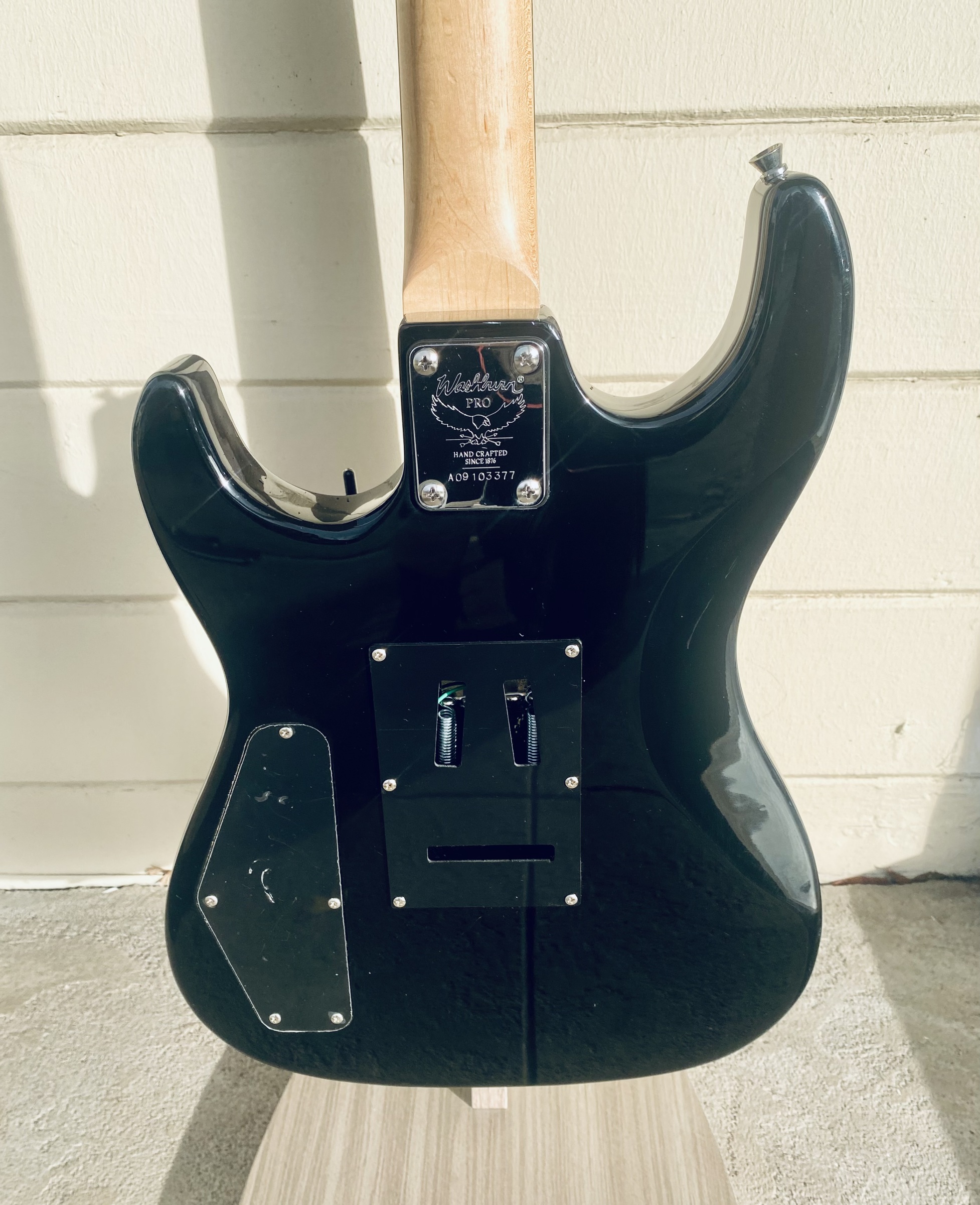 WASHBURN X SERIES X-10 ELECTRIC GUITAR