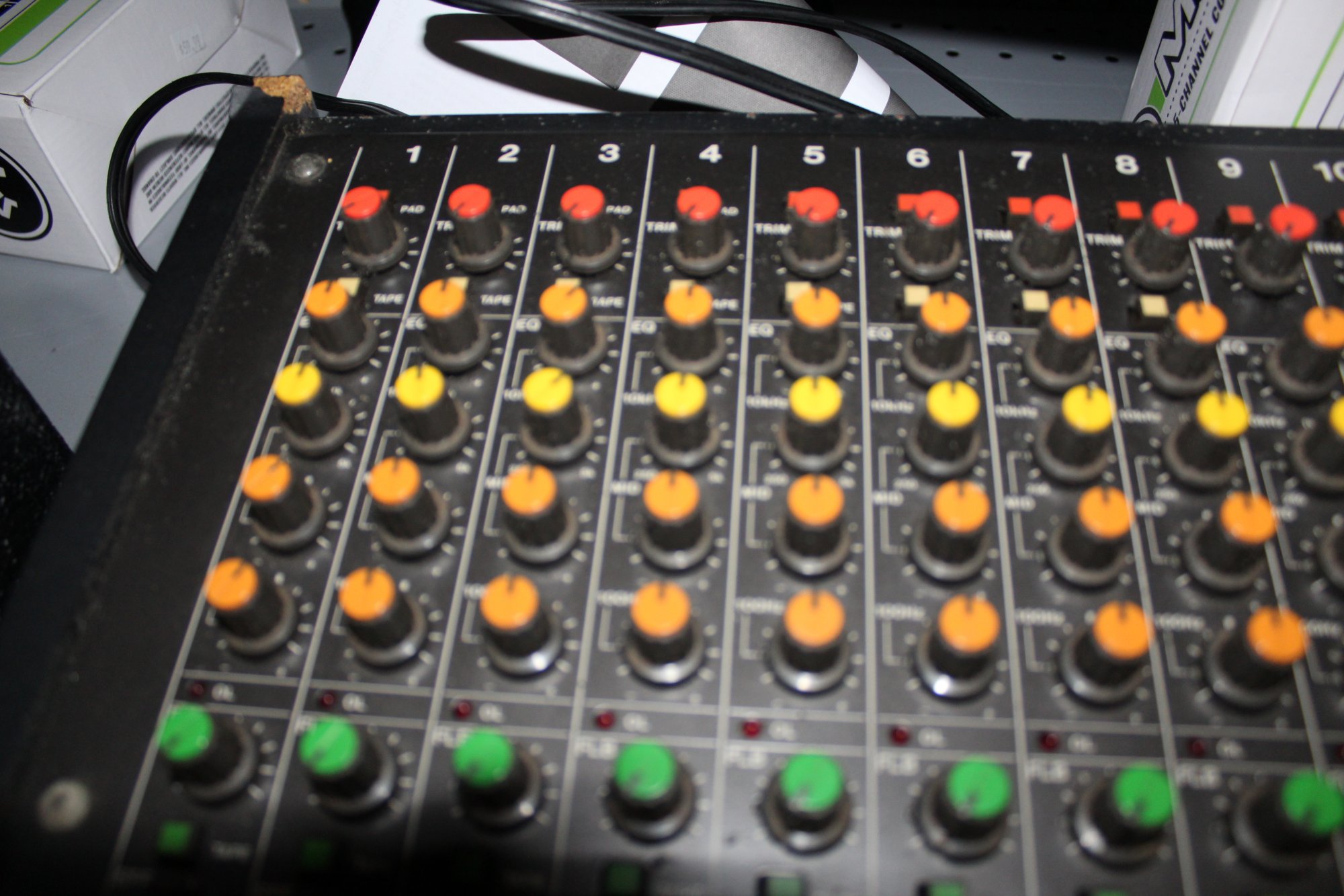 Tascam 16-Channel Analog Mixer M-216 w/Case - 500446
