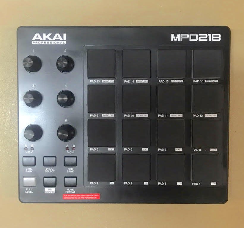 AKAI MPD218 USB MIDIパッド MPD218 MIDI Pad Controller | Akai Pro