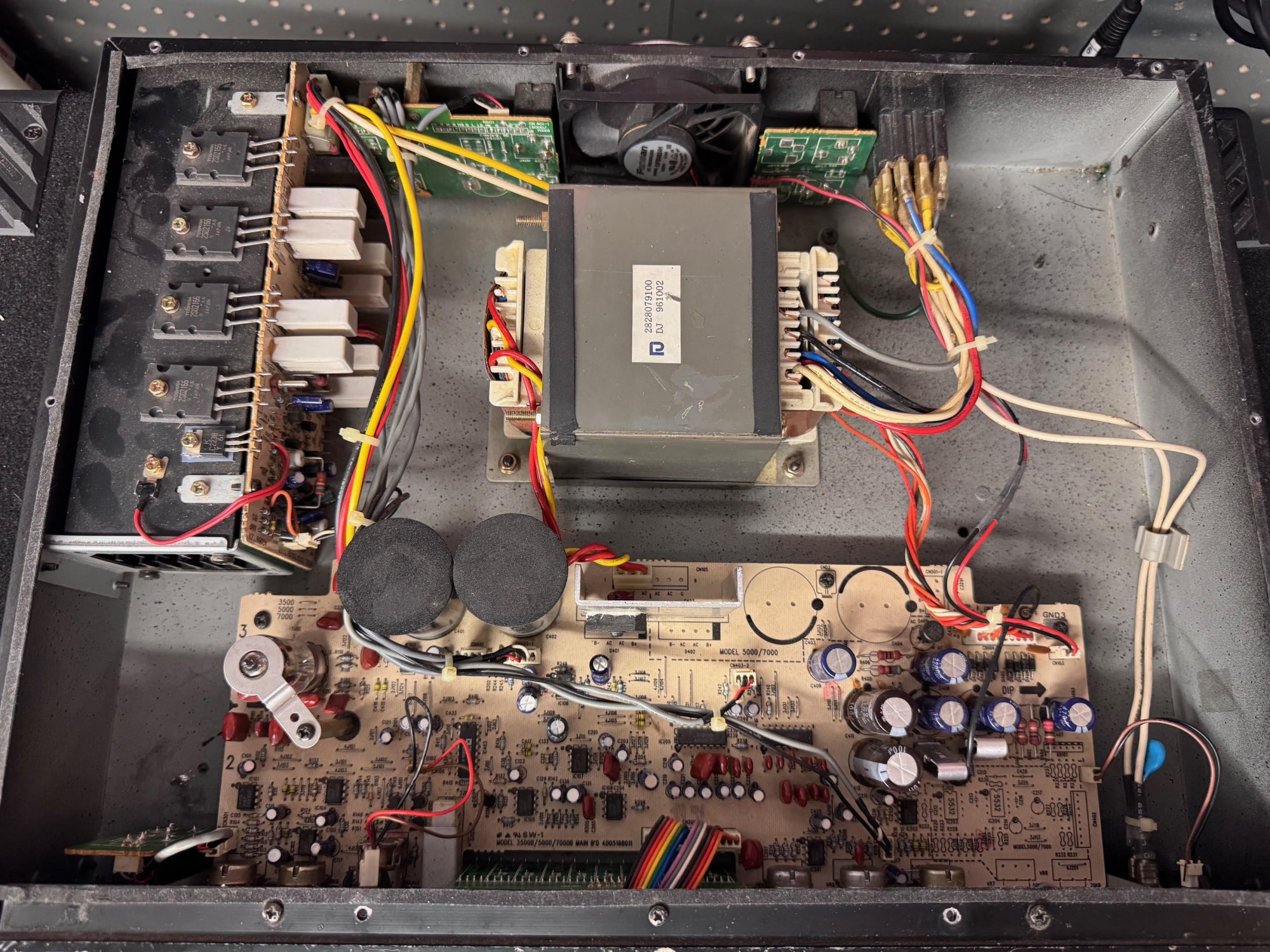 Hartke Systems Model 3500 Transient Attack Bass Amp Head
