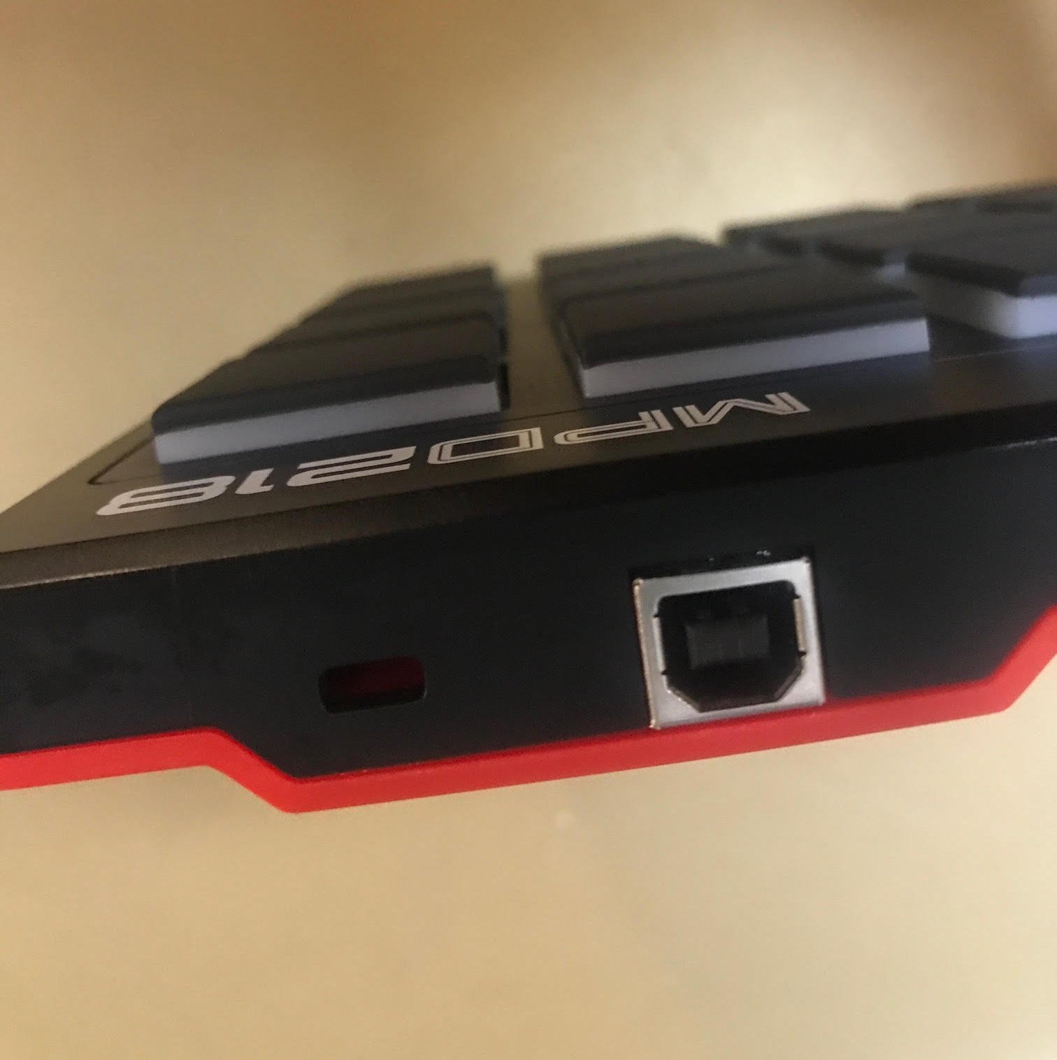 Akai Professional MPD218 USB Drumpad Controller (Used) - 690993