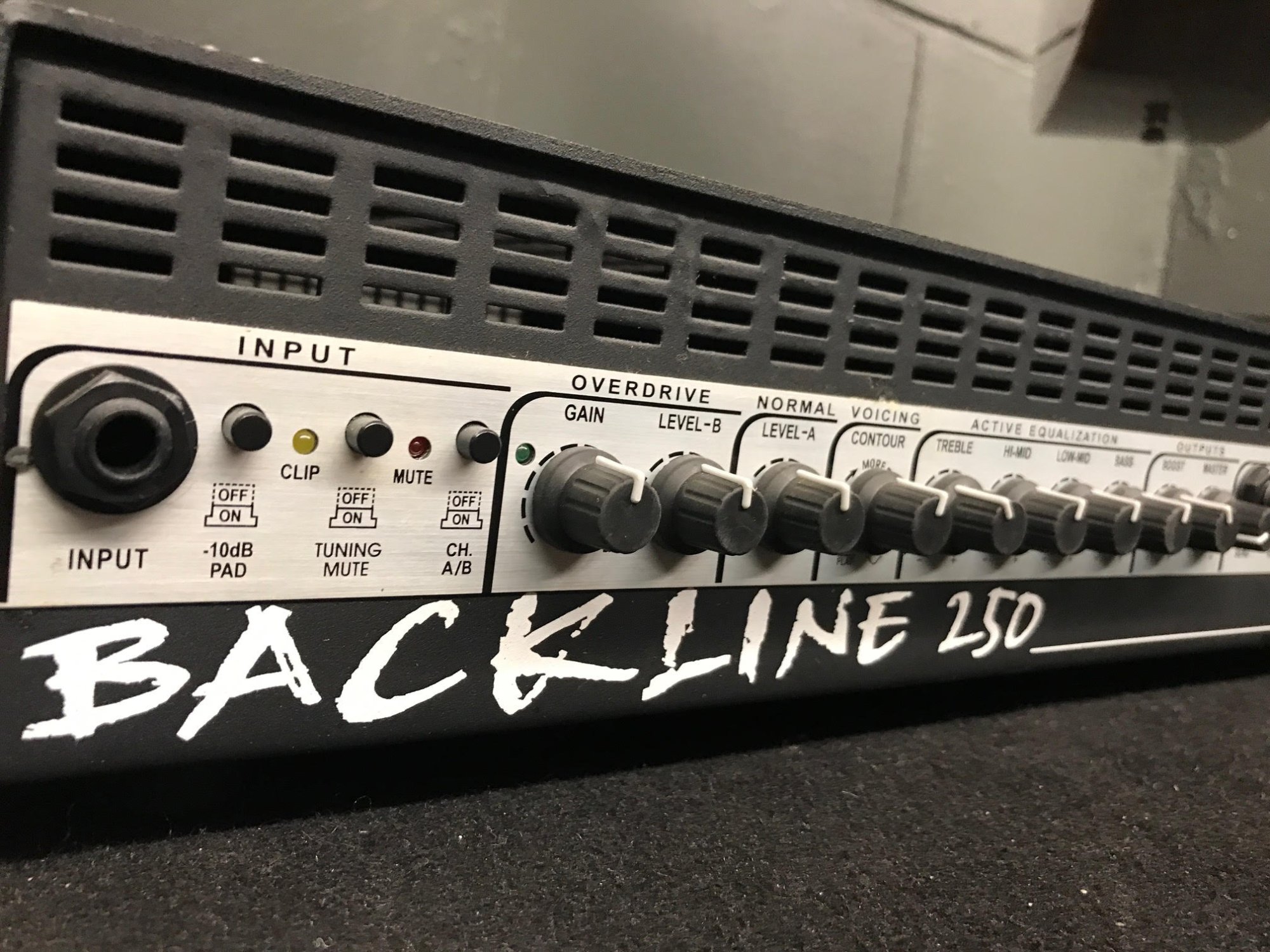 Gallien-Krueger Backline 250 125-Watt Bass Head (Used) - 885936